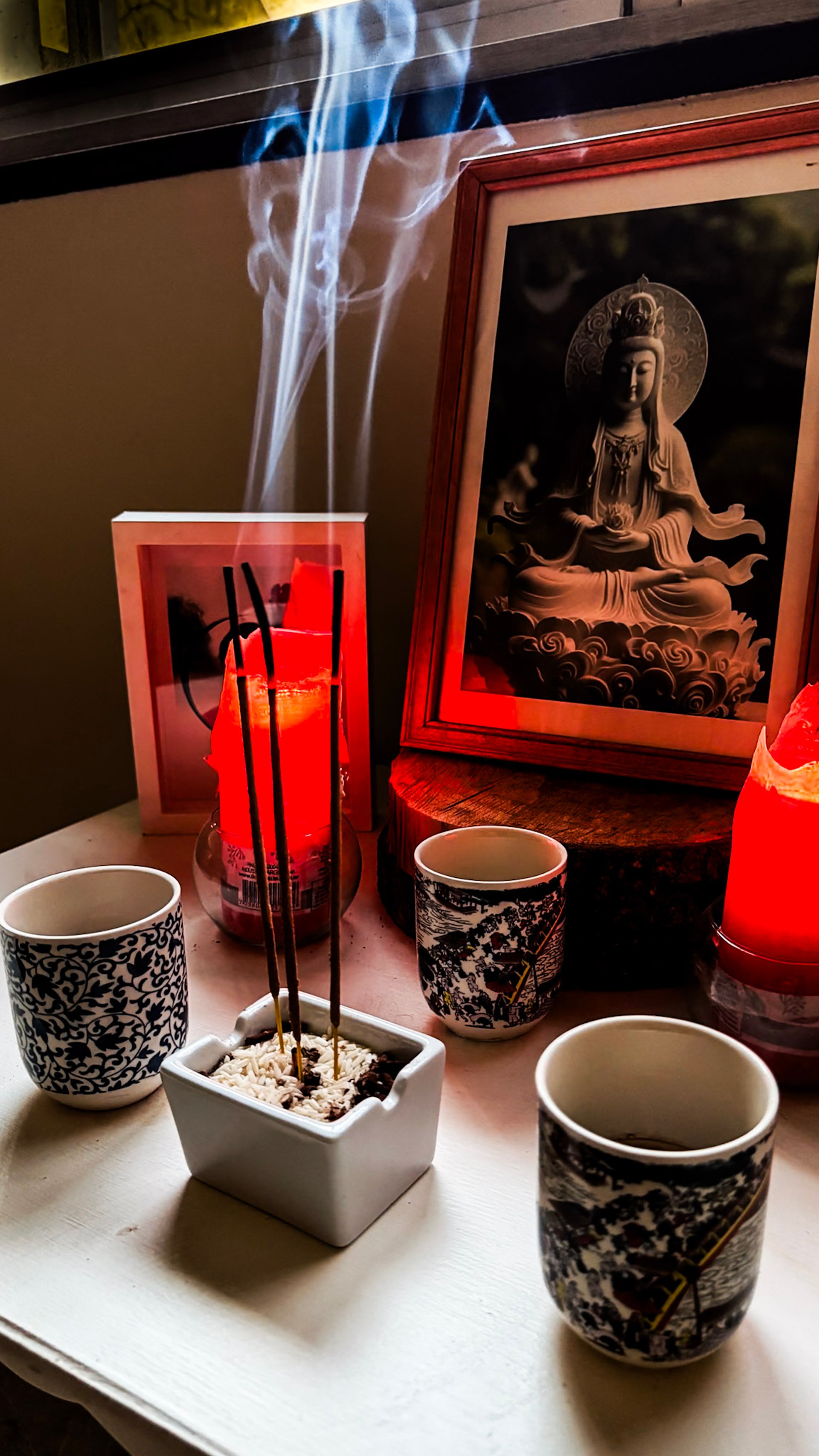 an abstract photo of a curved building with a blue sky in the background
