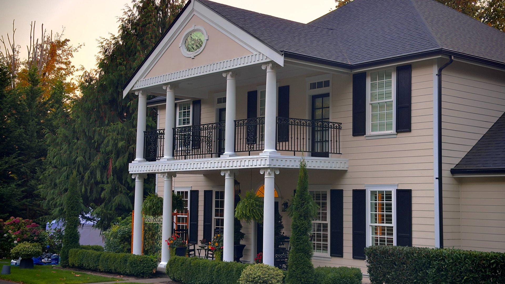 black and white bed linen