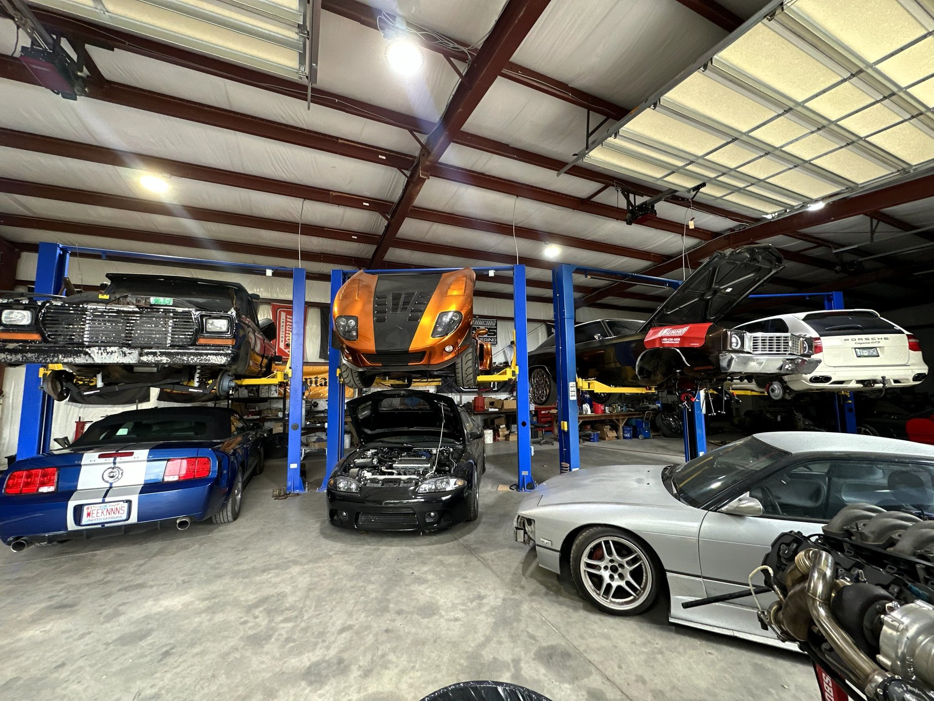 gray computer monitor