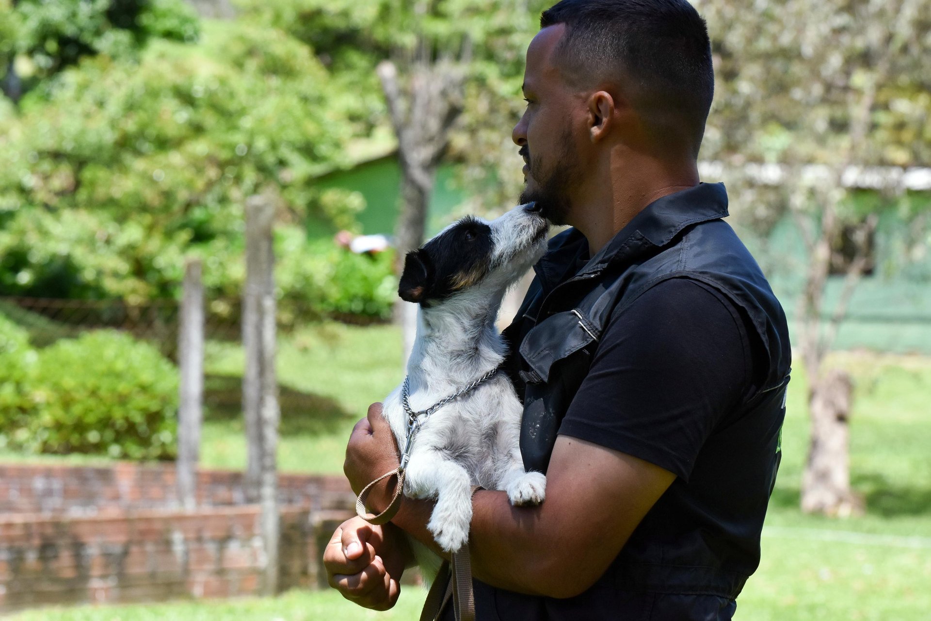 black and white bed linen