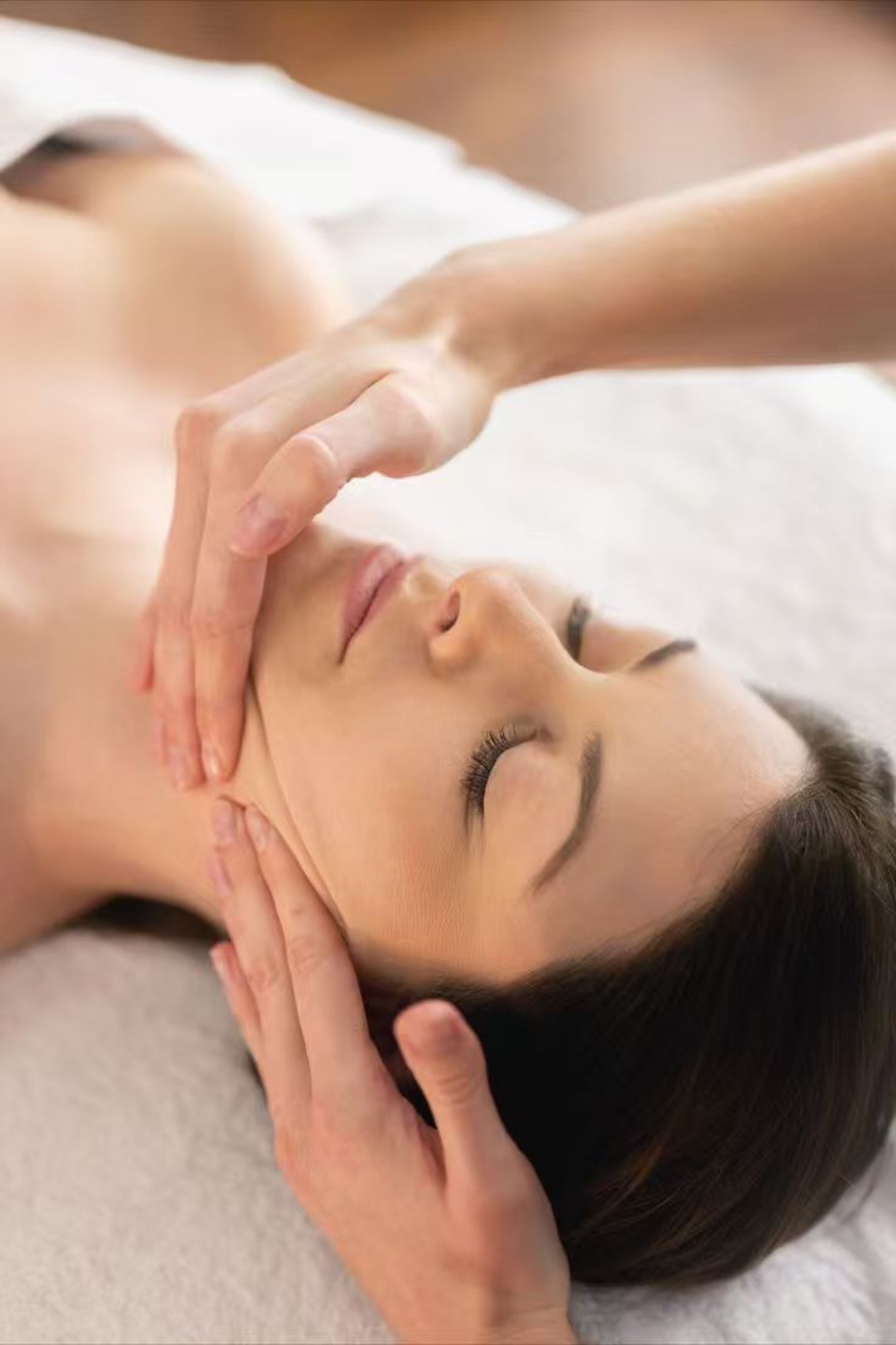 black and white bed linen