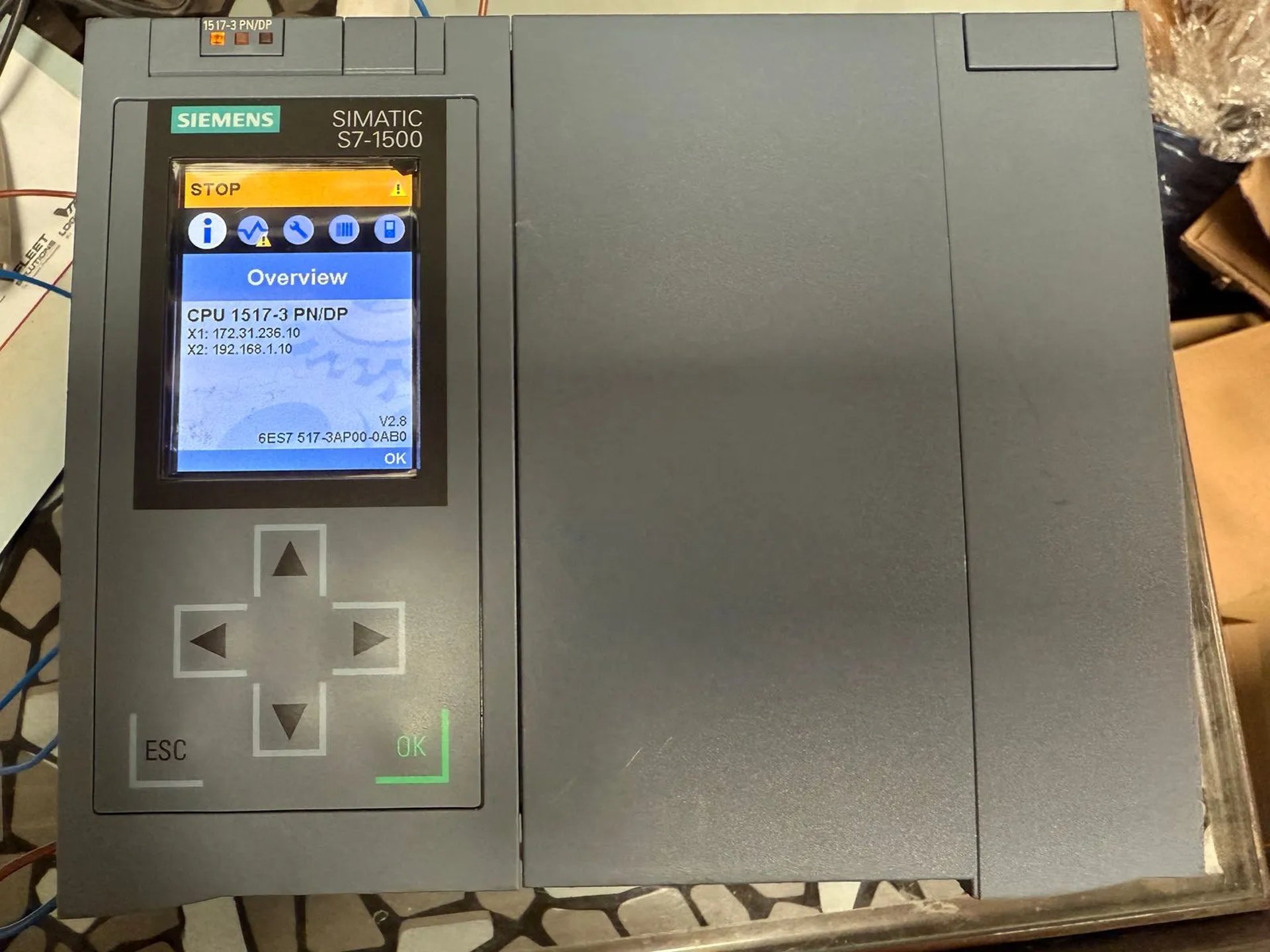 gray computer monitor