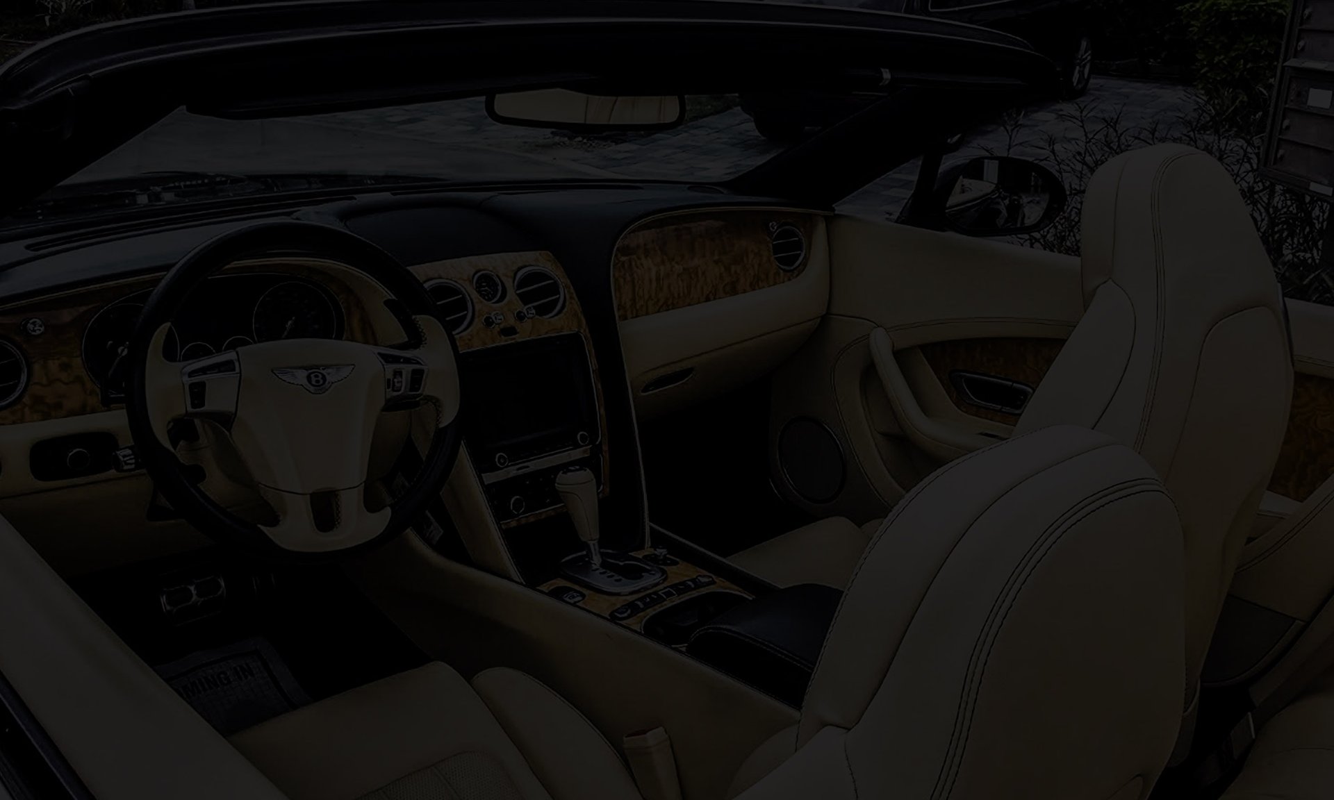 black and white bed linen