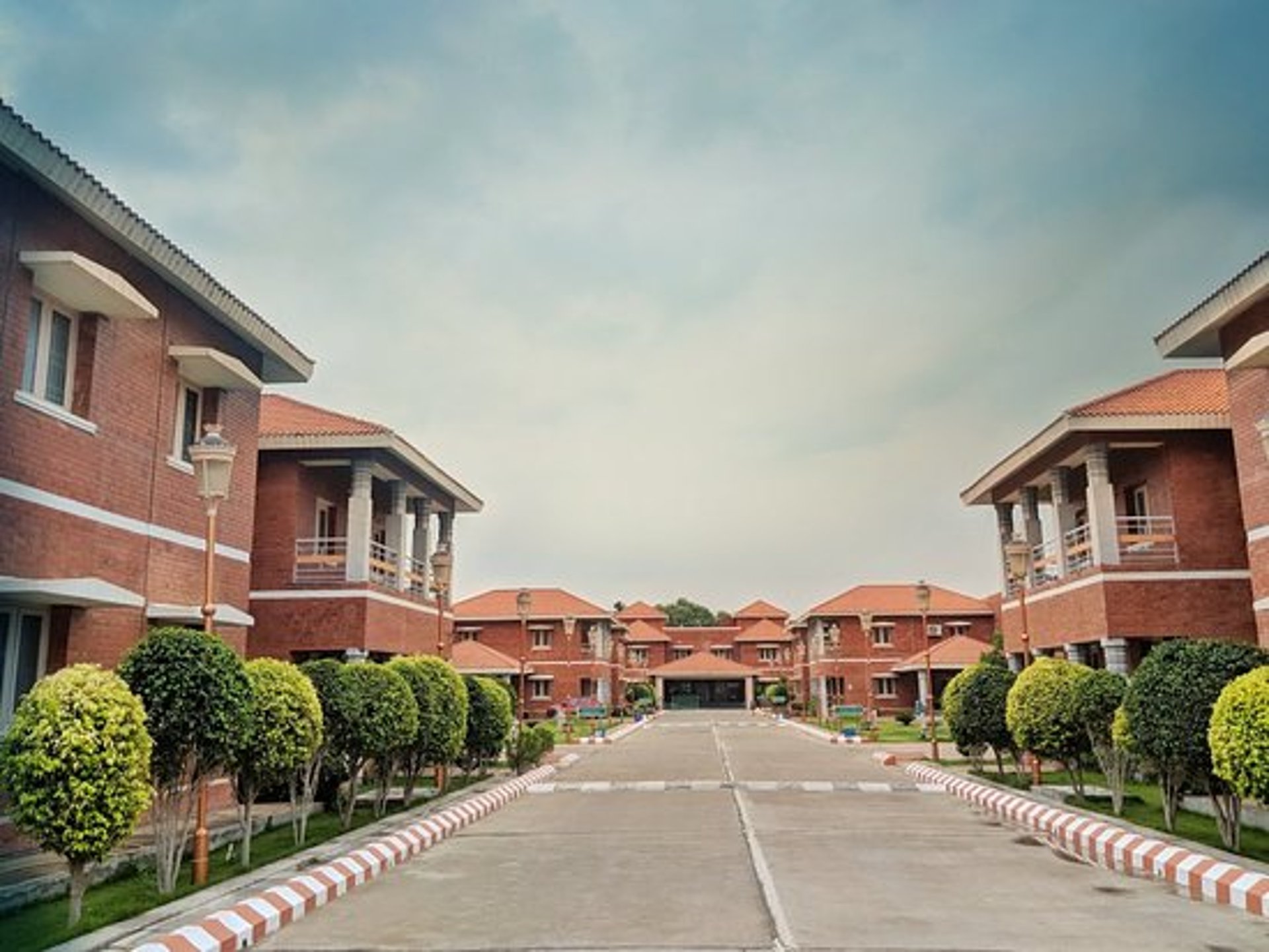 black and white bed linen