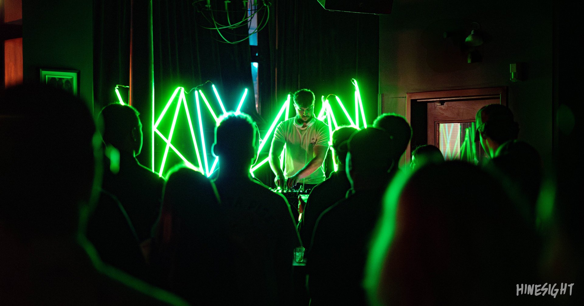 gray computer monitor