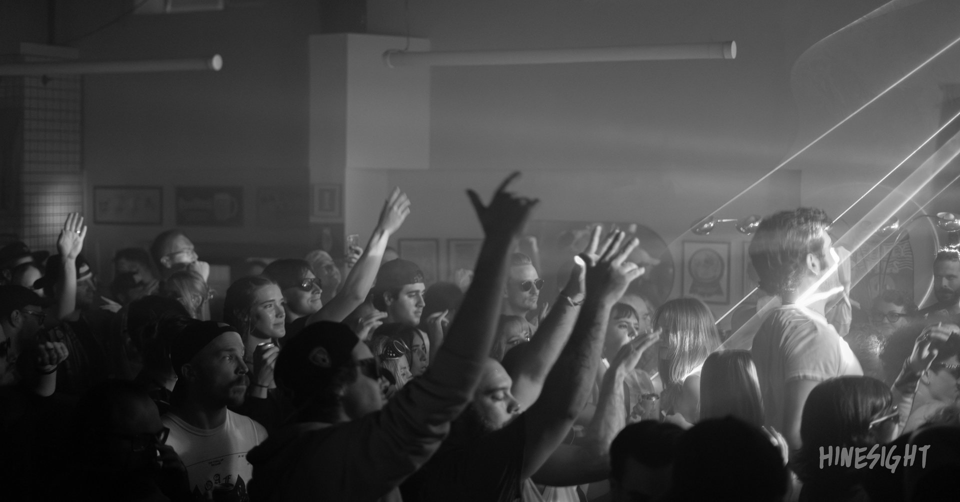 gray computer monitor