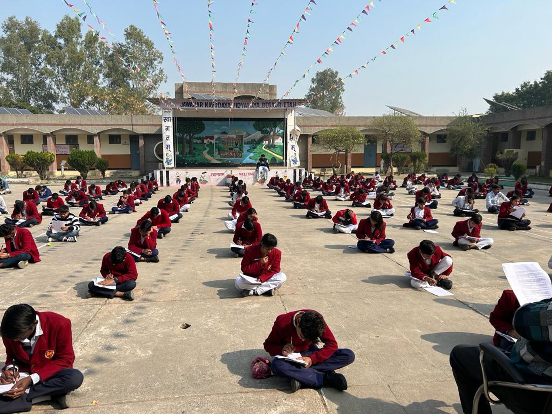 black and white bed linen