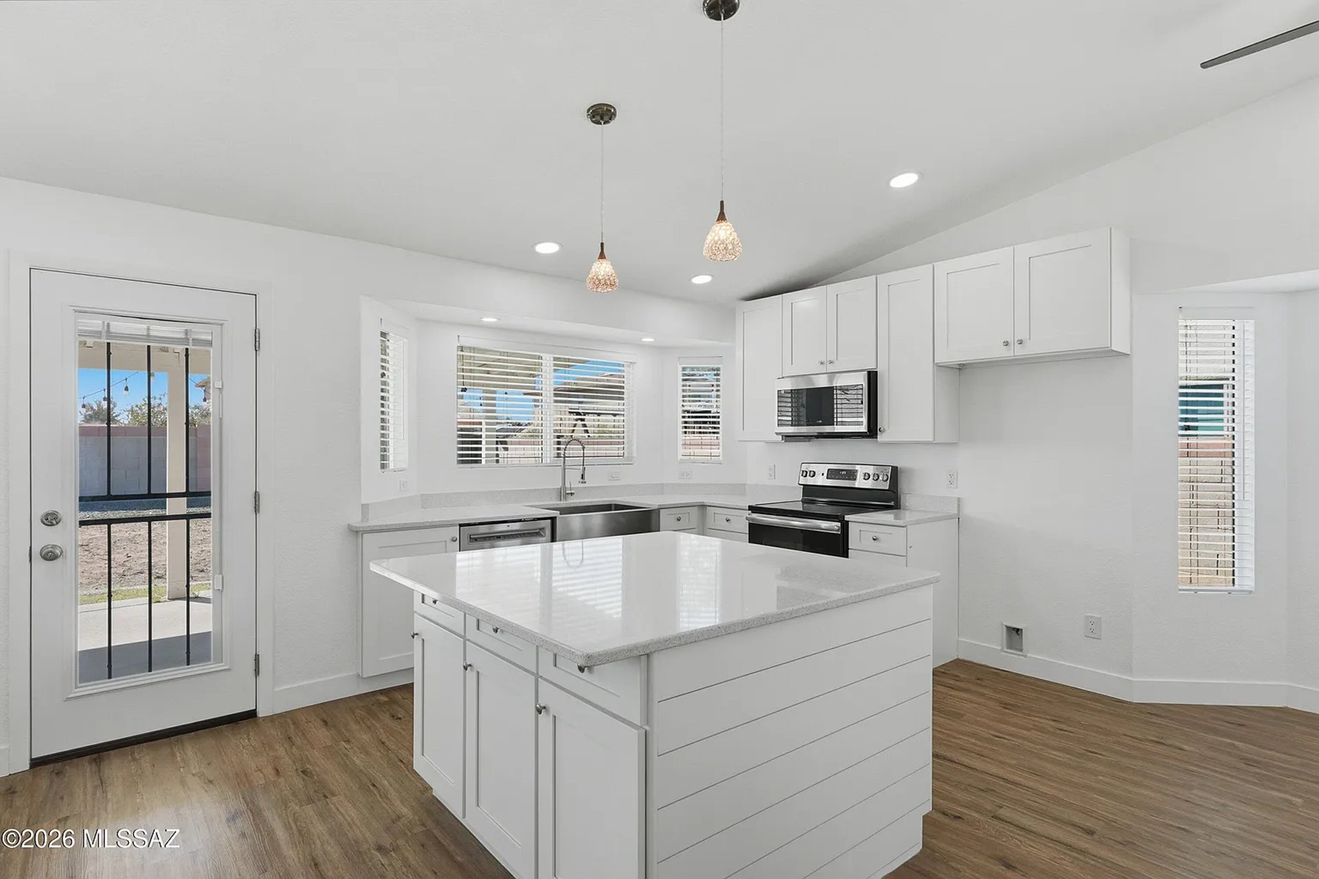 black and white bed linen