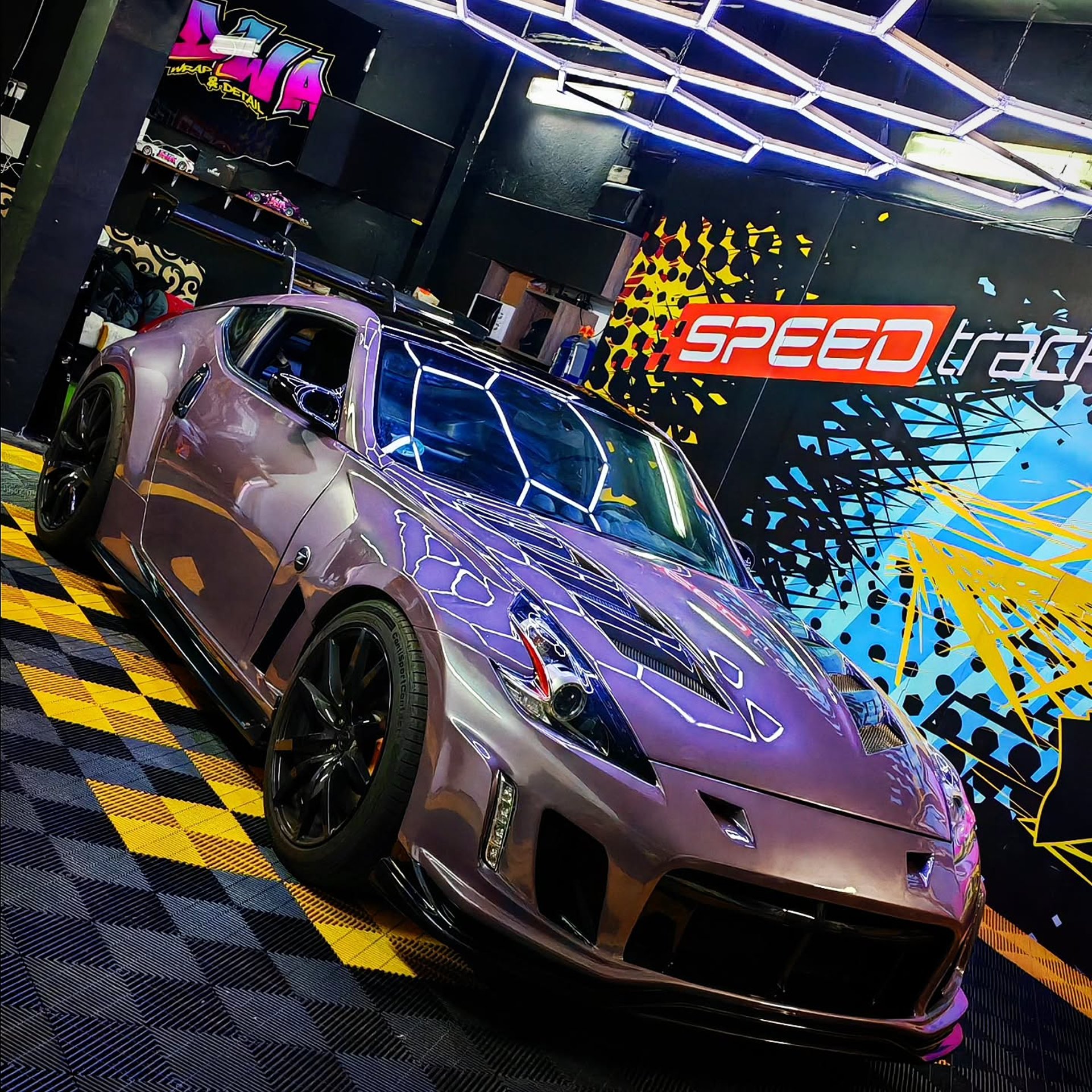 black and white bed linen