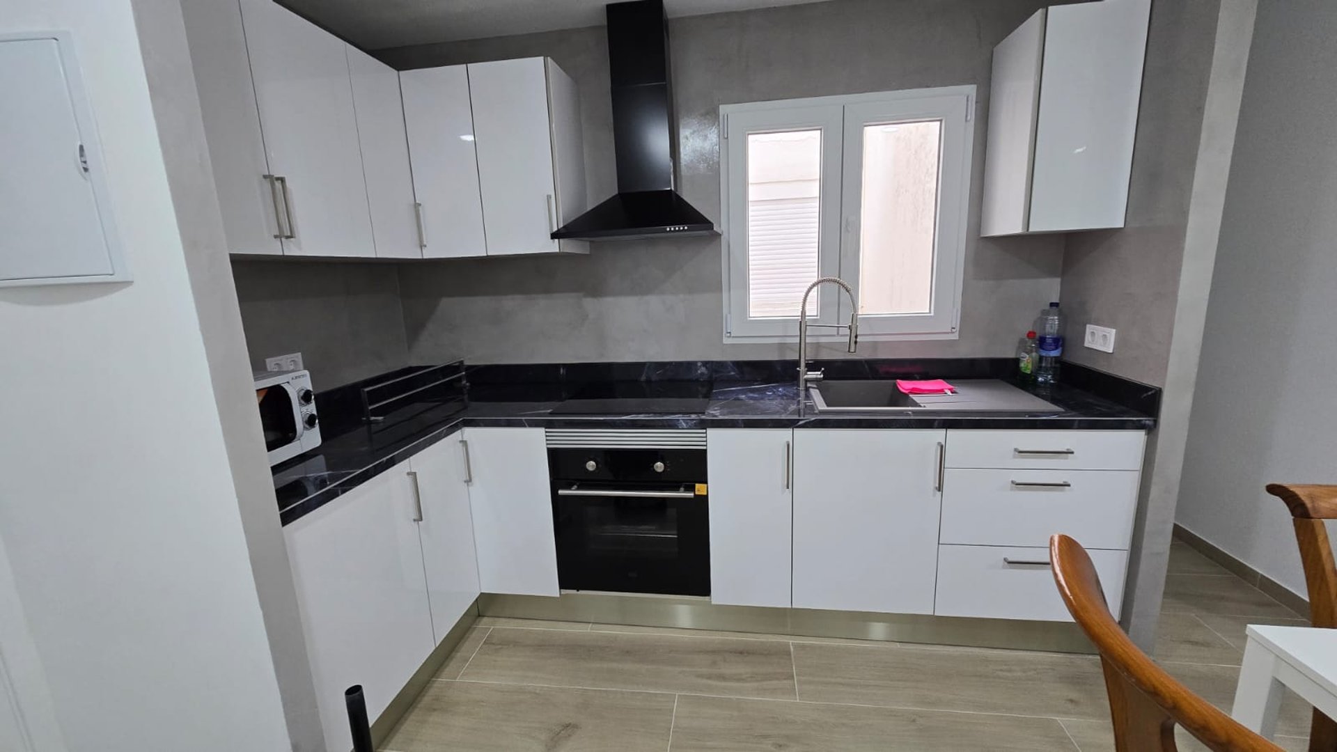 black and white bed linen