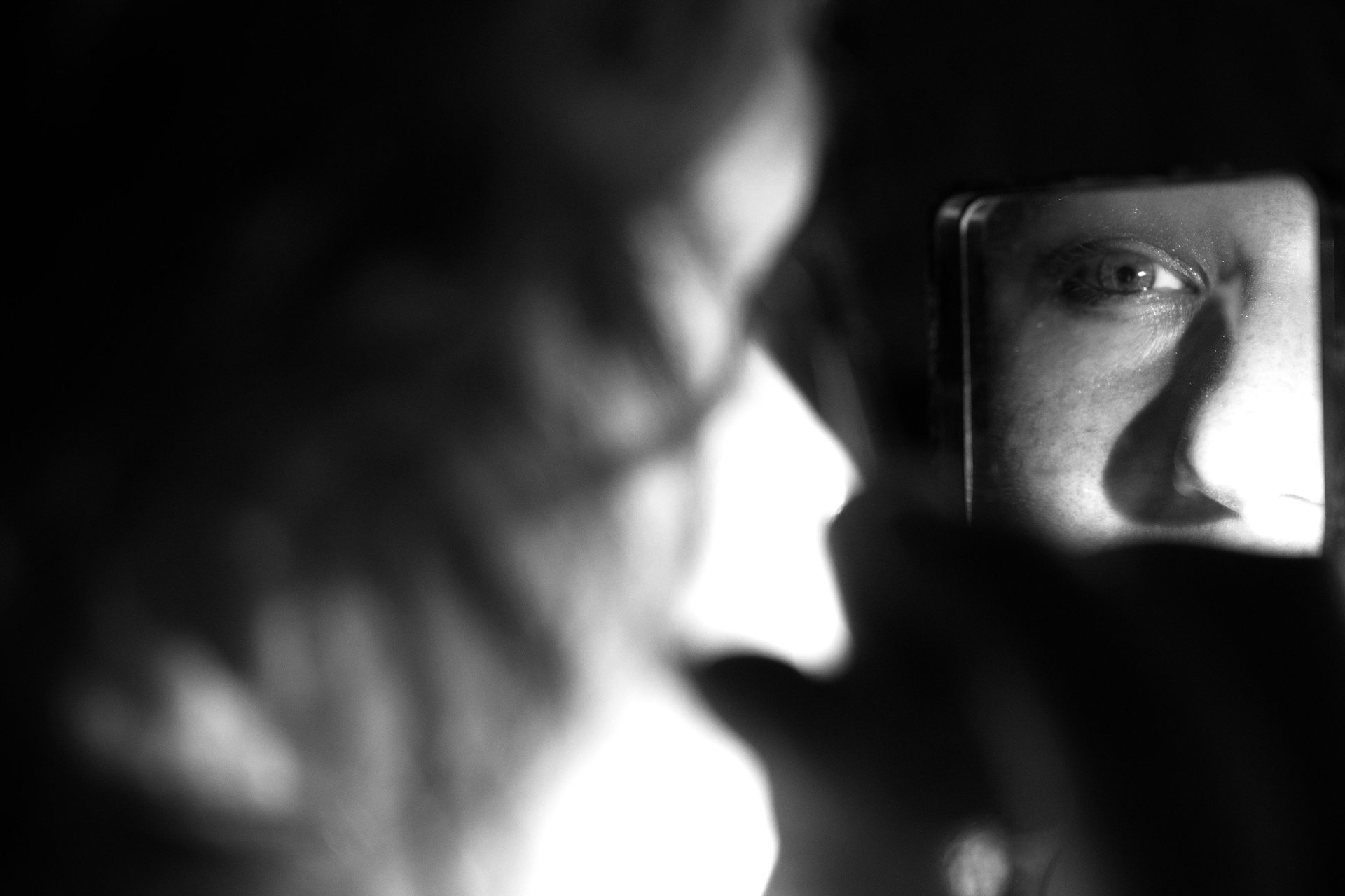 black and white bed linen