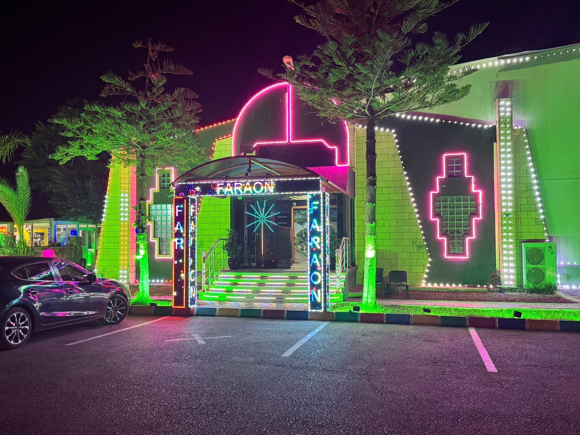 black and brown leather padded tub sofa