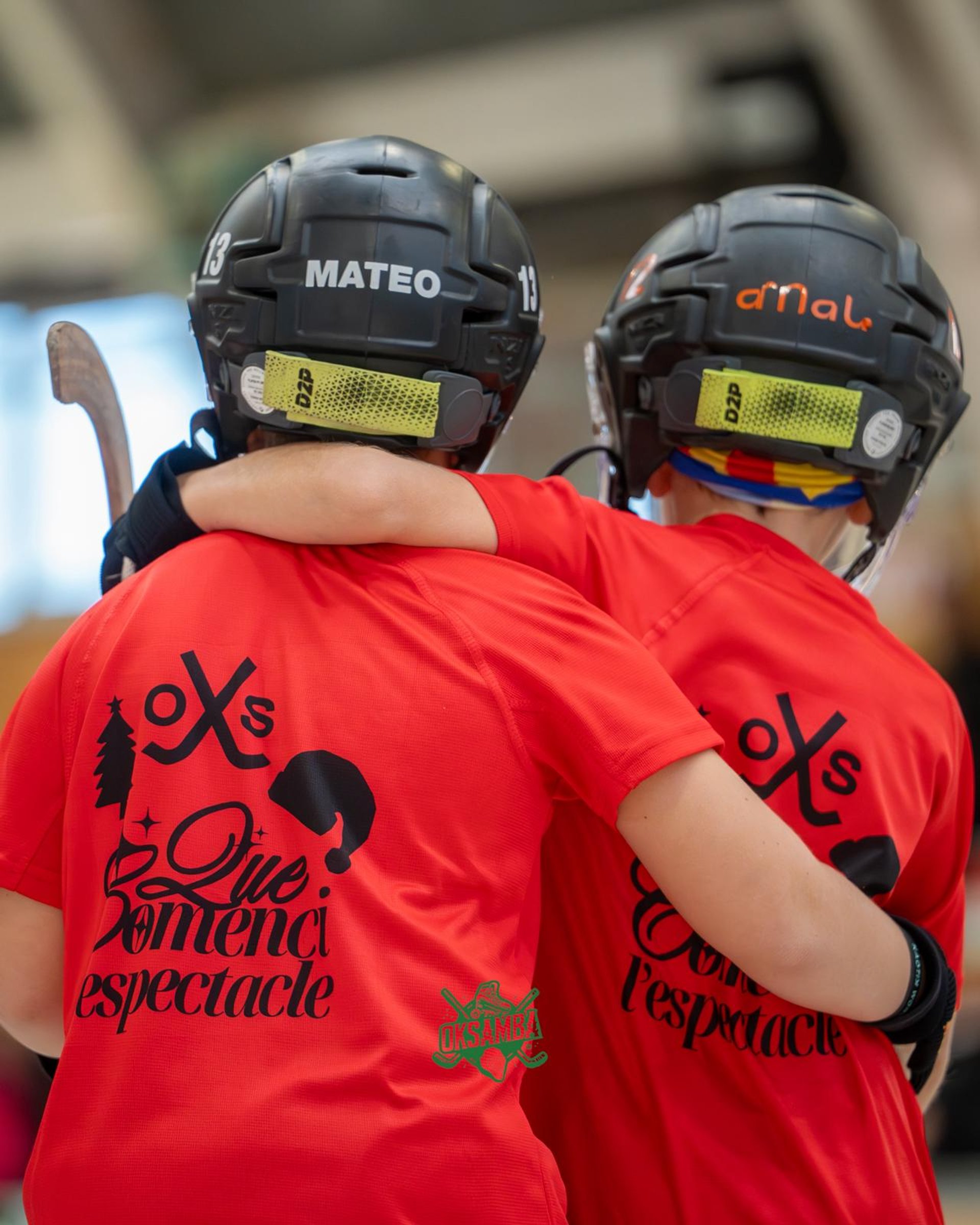 gray computer monitor