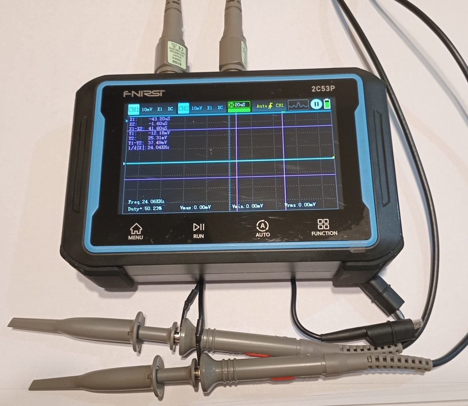 gray computer monitor