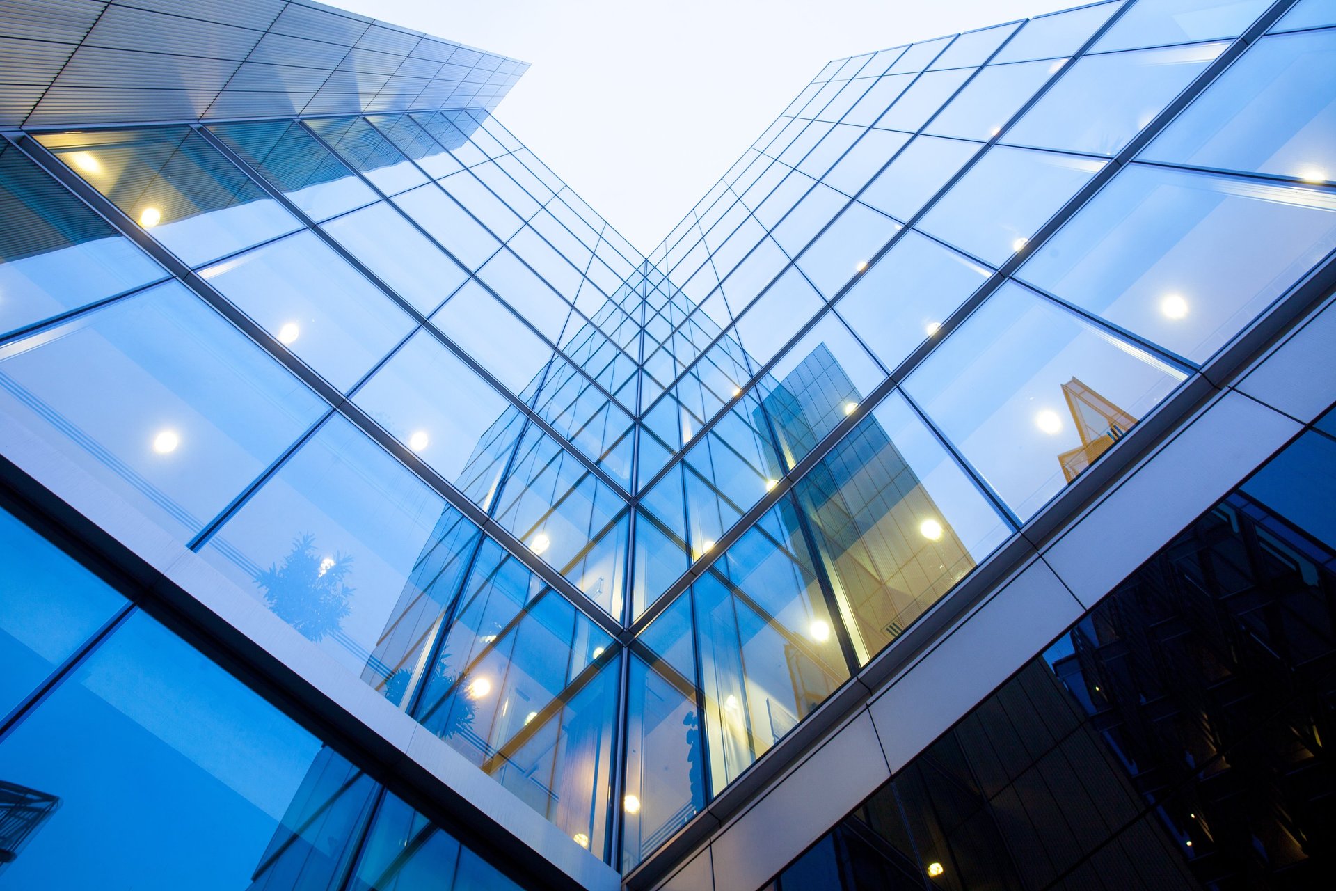 gray computer monitor