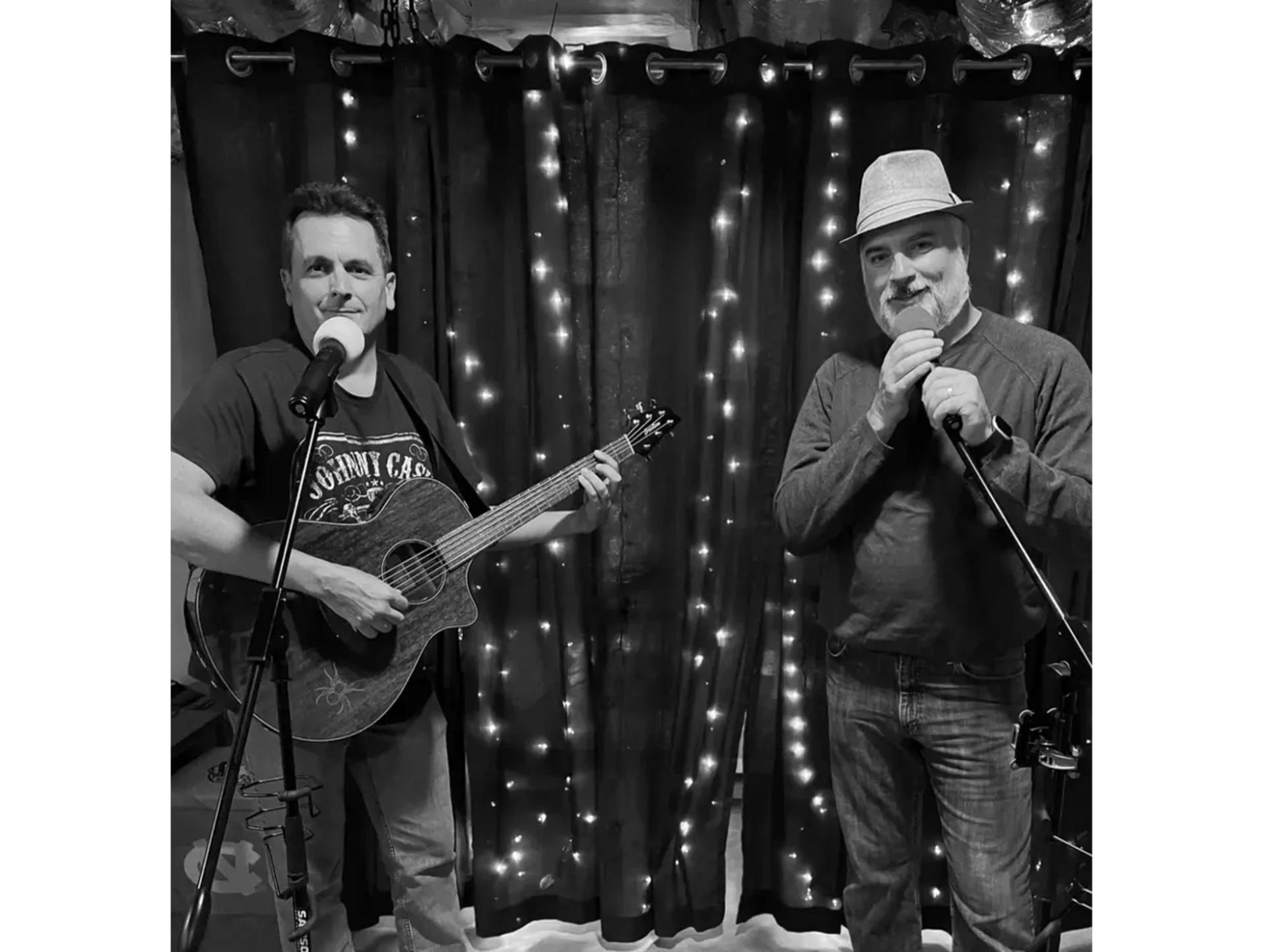 black and white bed linen