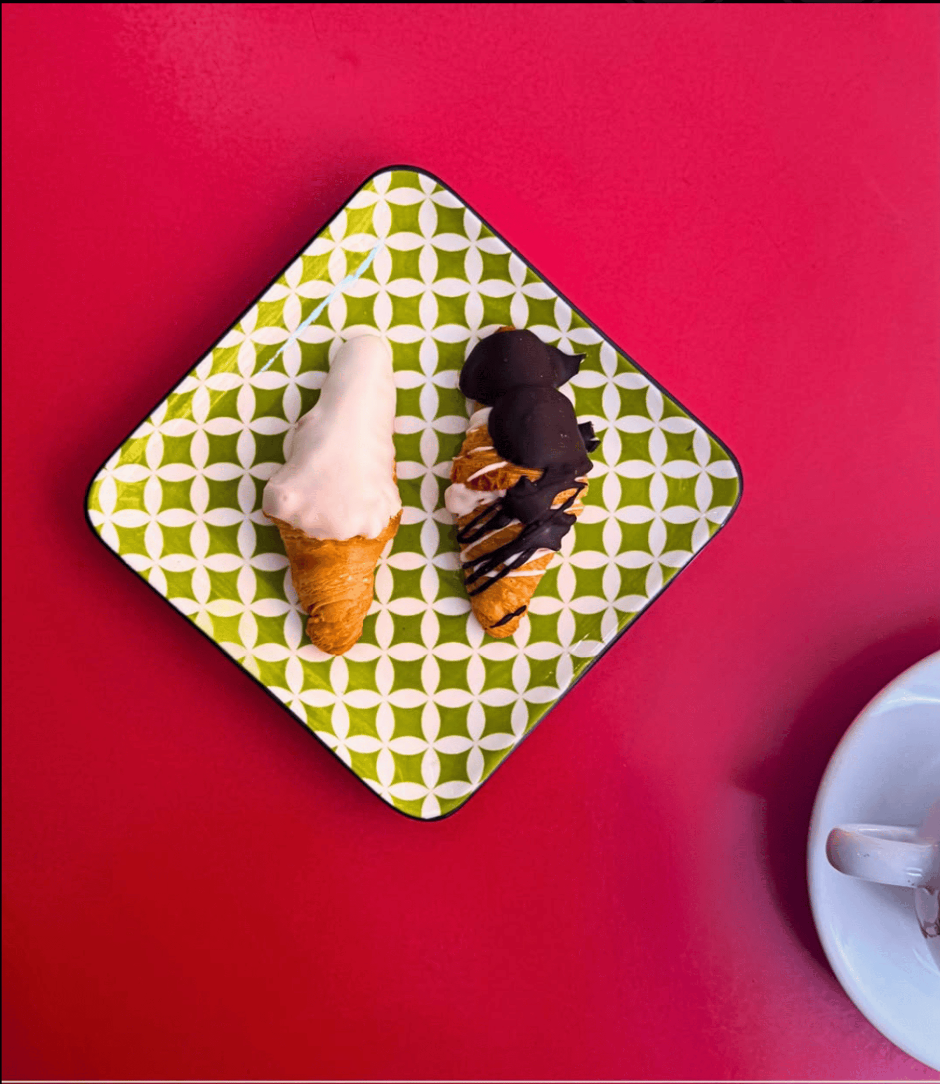 black and white bed linen