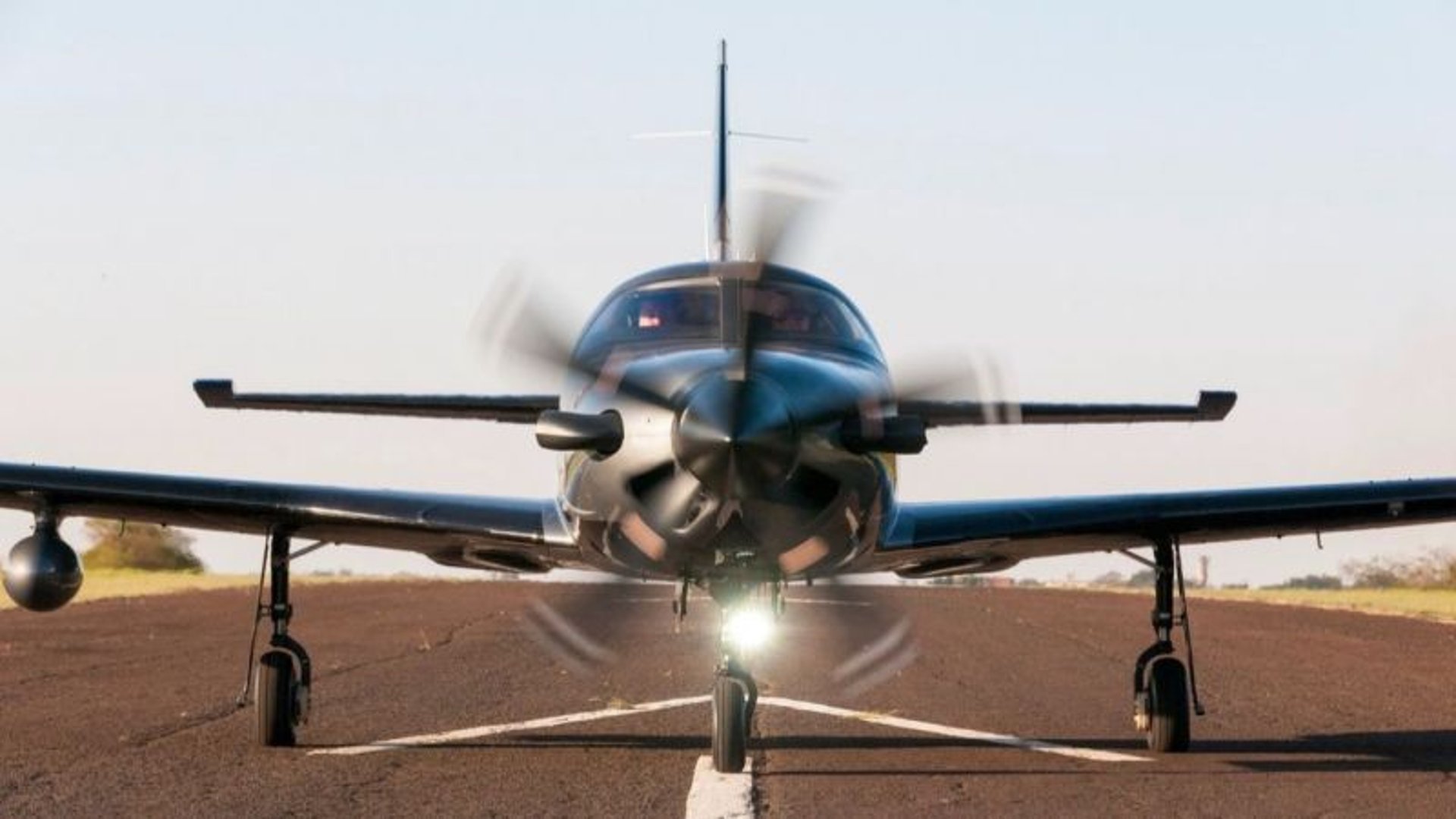 gray computer monitor