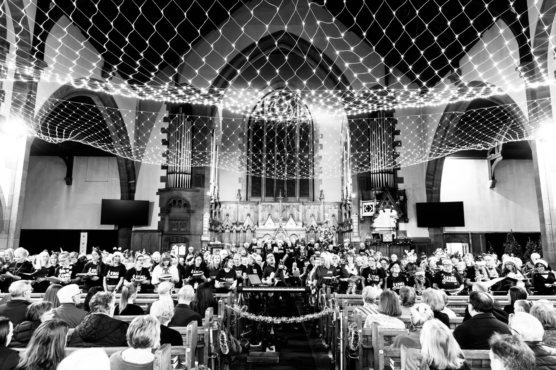 black and white bed linen