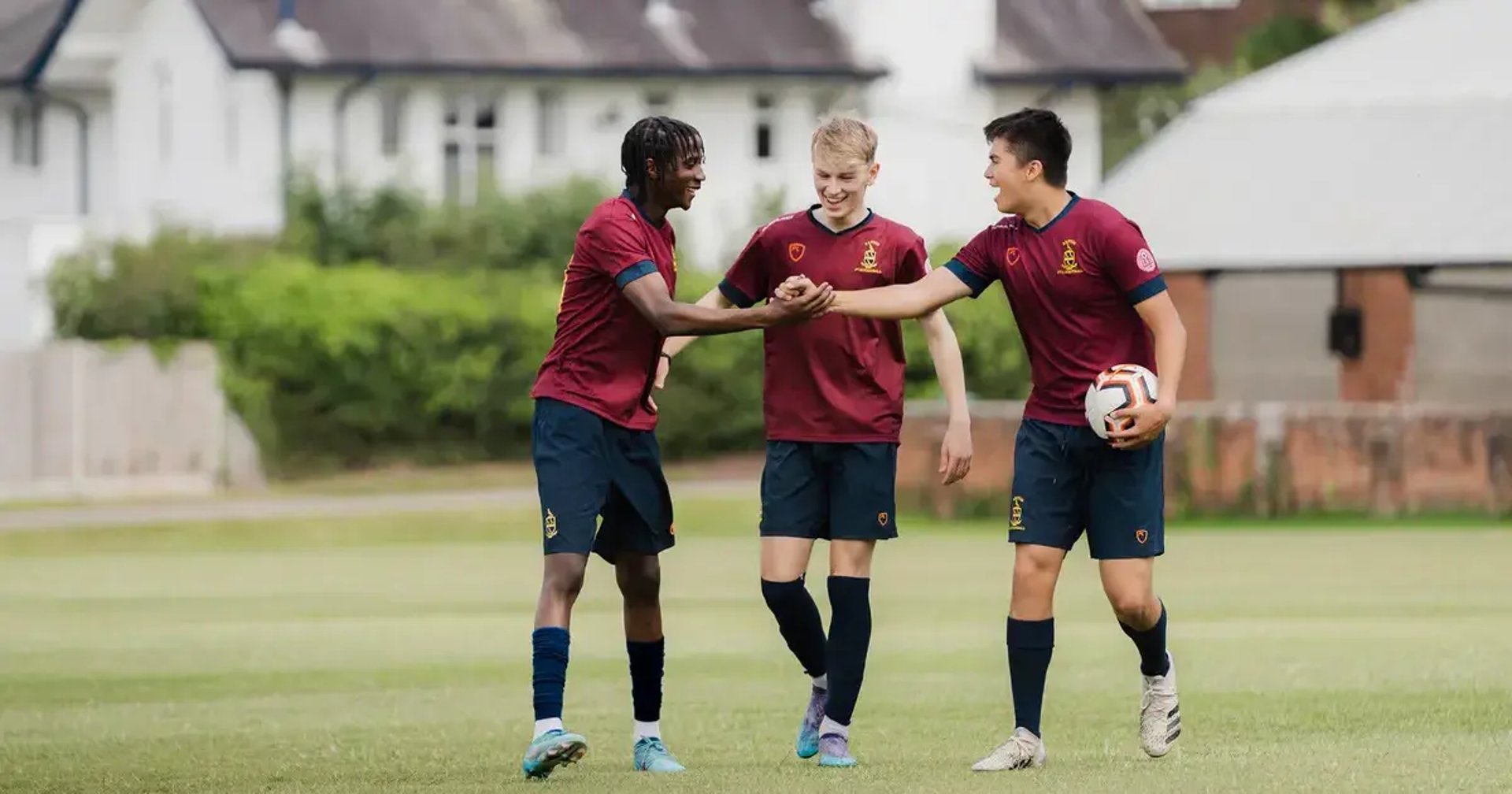 black and white bed linen