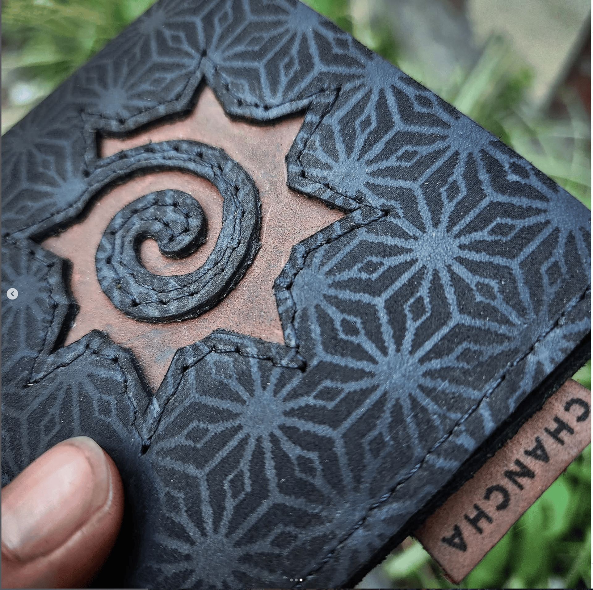 black and white bed linen