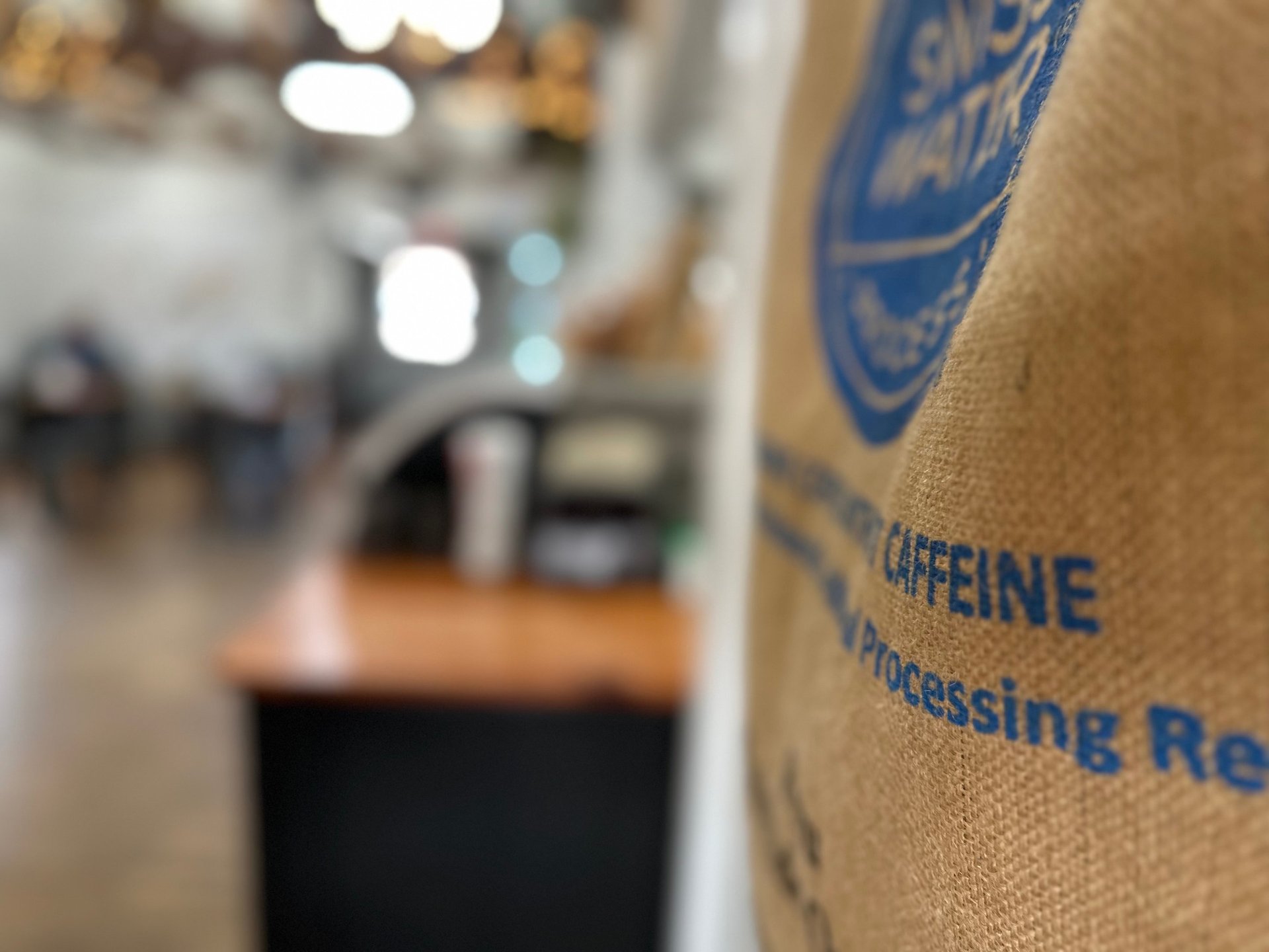 gray computer monitor