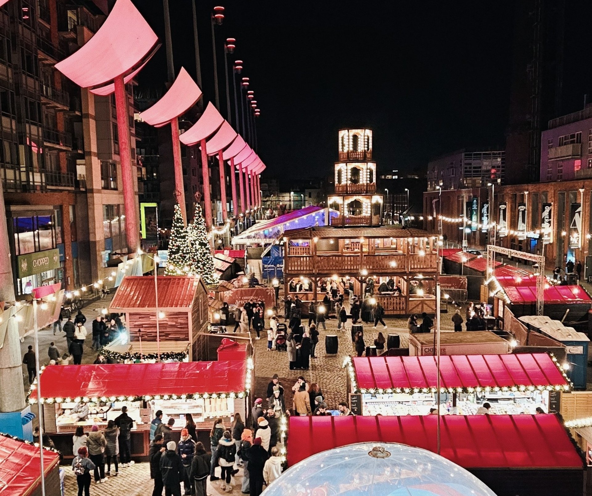 black and white bed linen