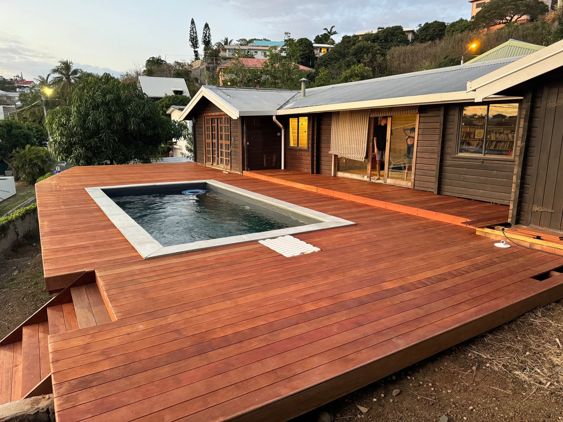 black and brown leather padded tub sofa
