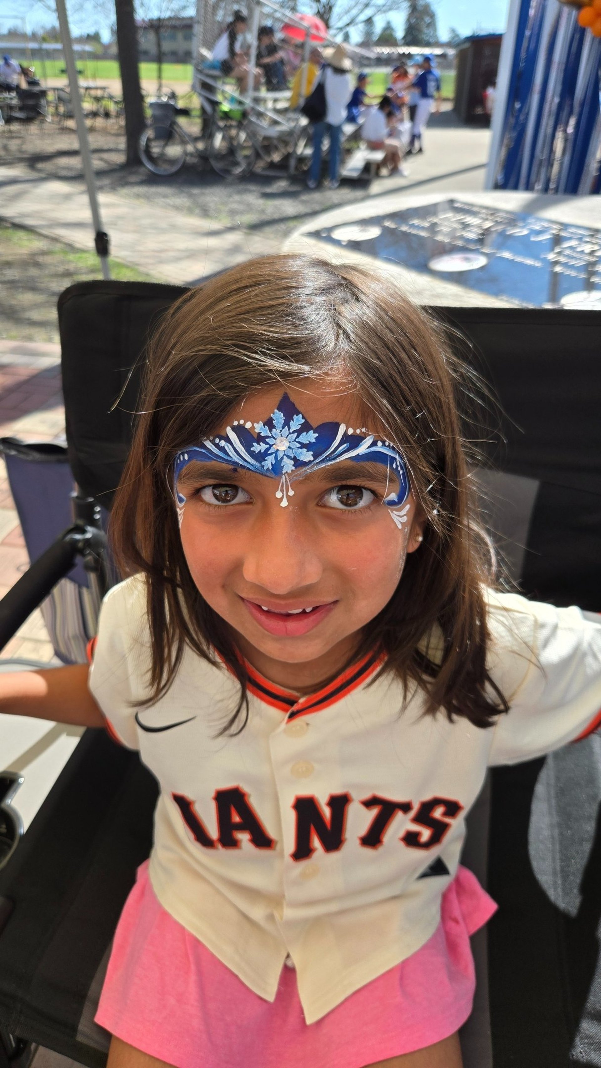 gray computer monitor