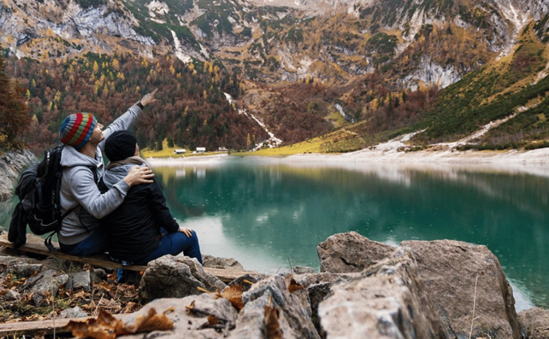 gray computer monitor