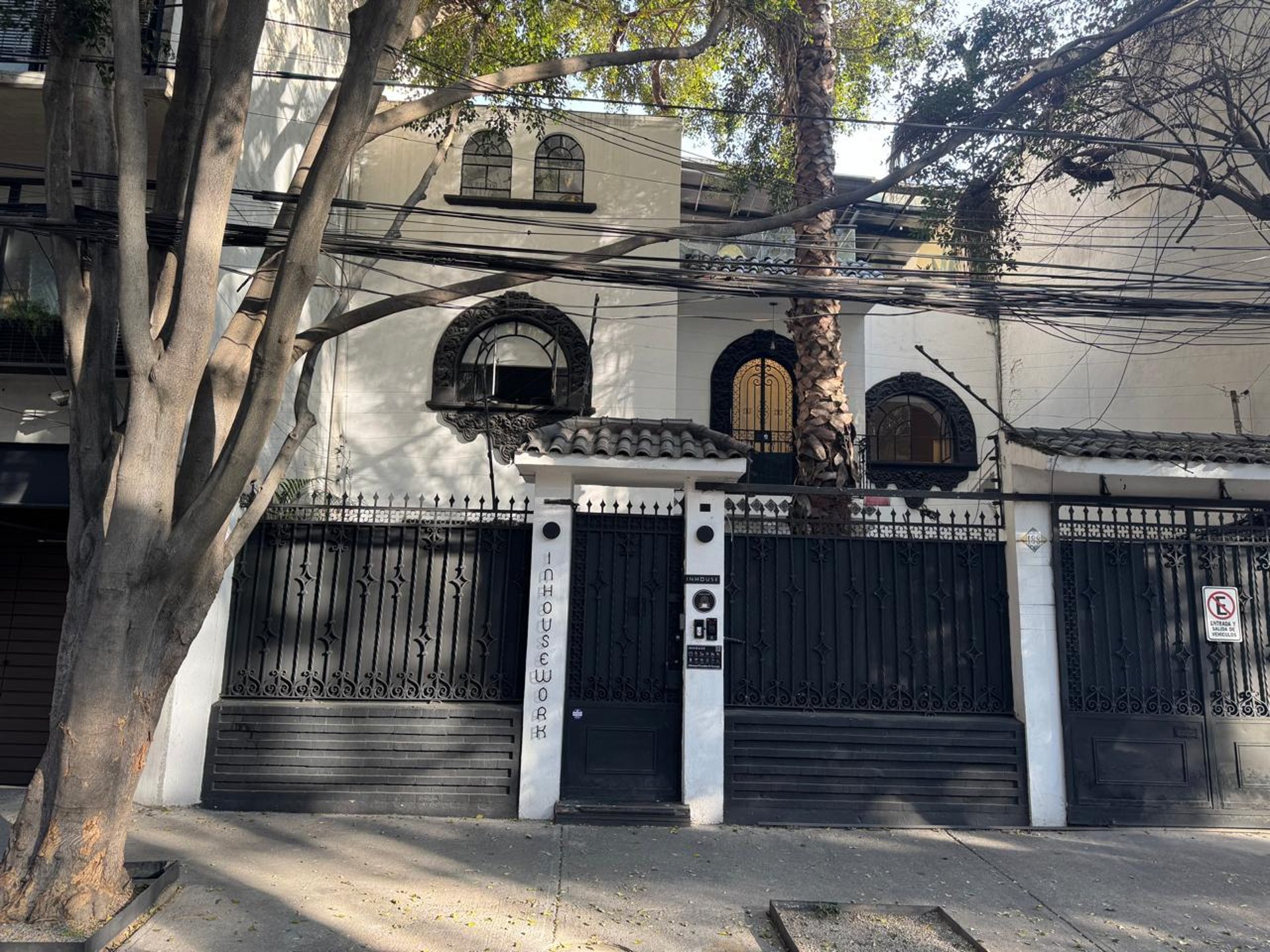 black and white bed linen