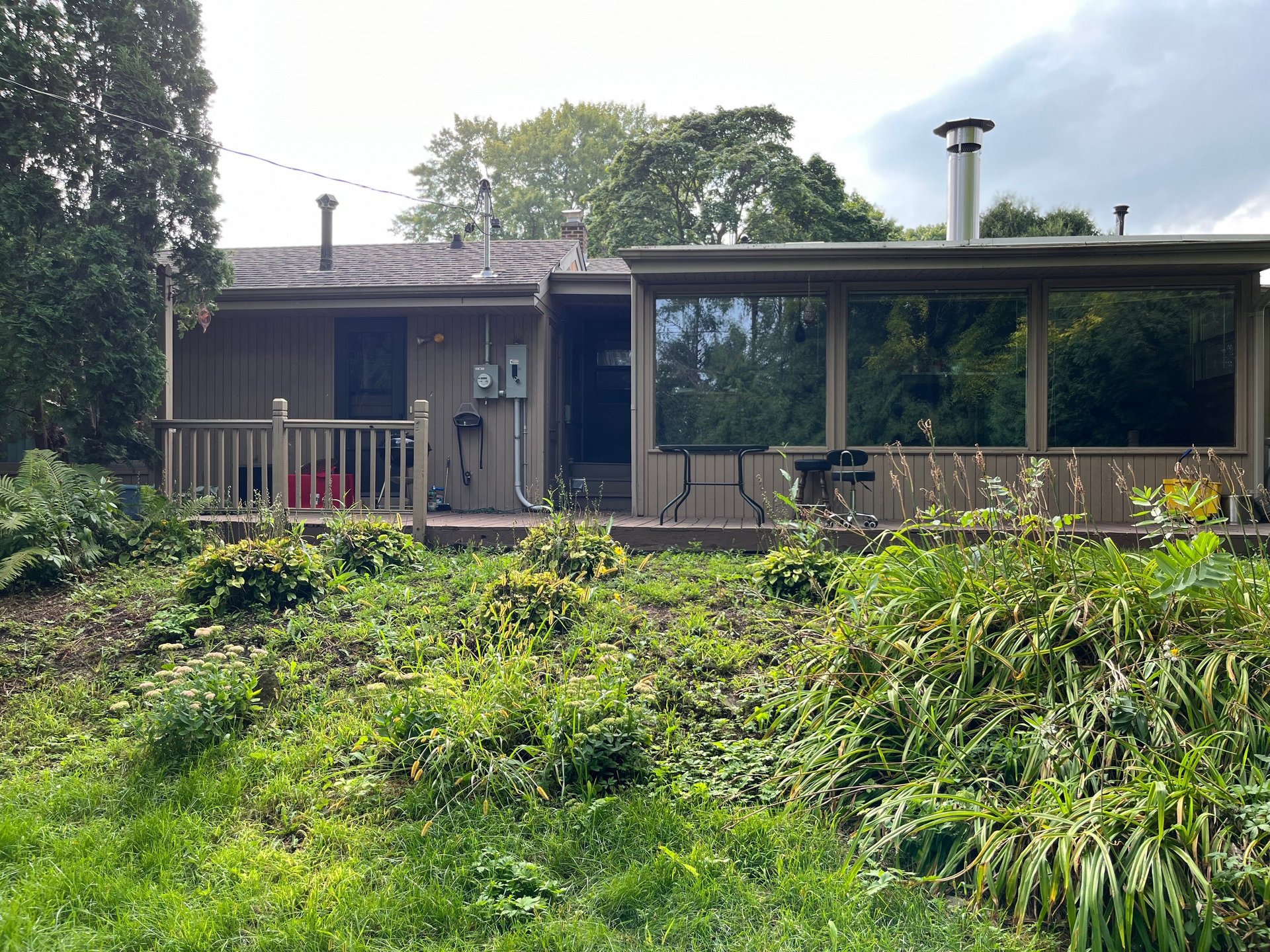 black and white bed linen