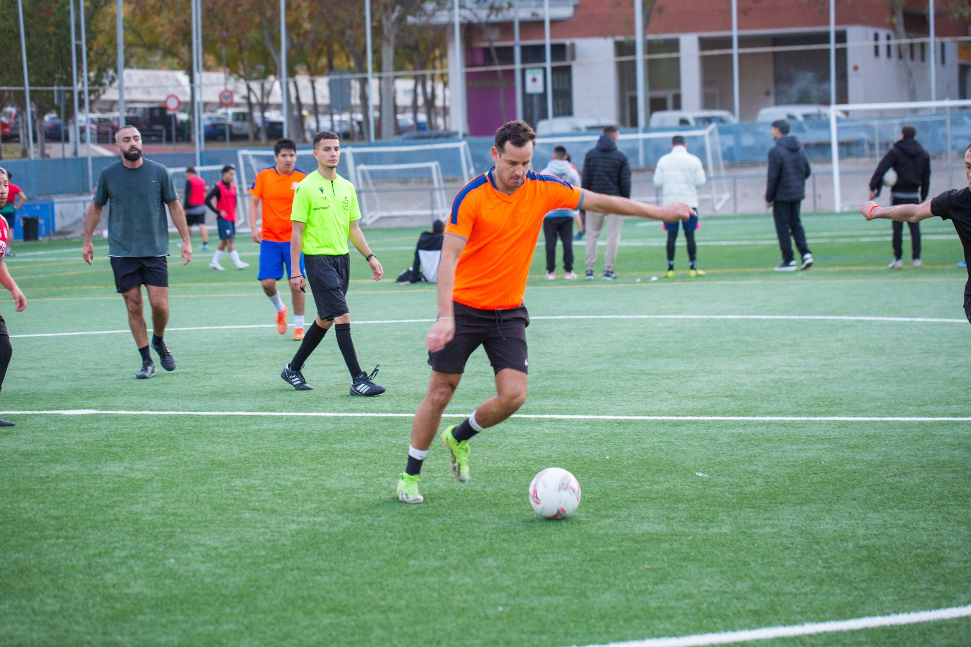 gray computer monitor