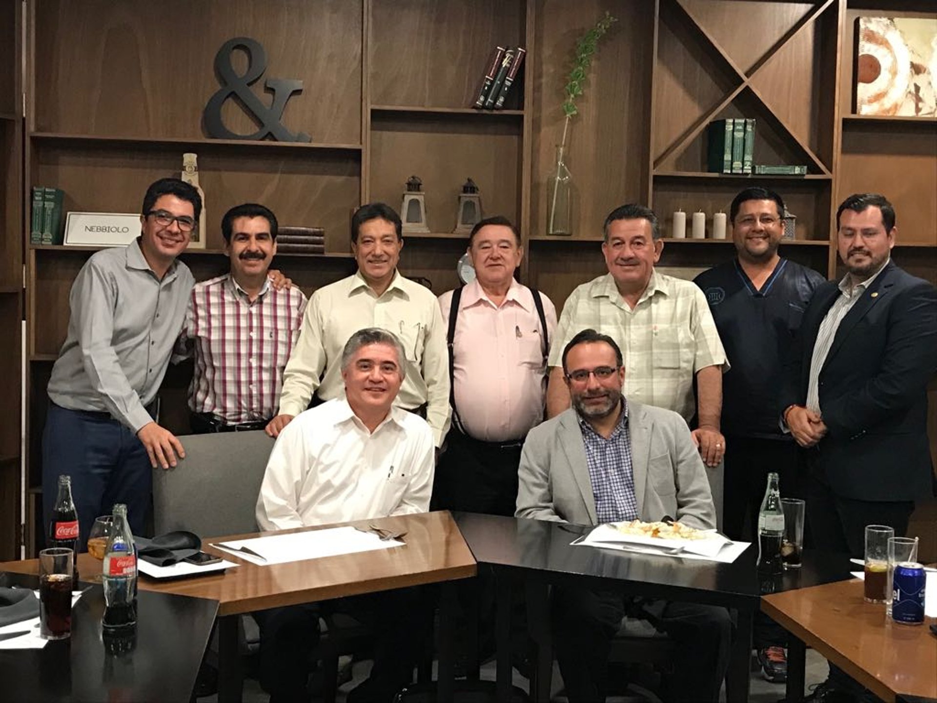 gray computer monitor