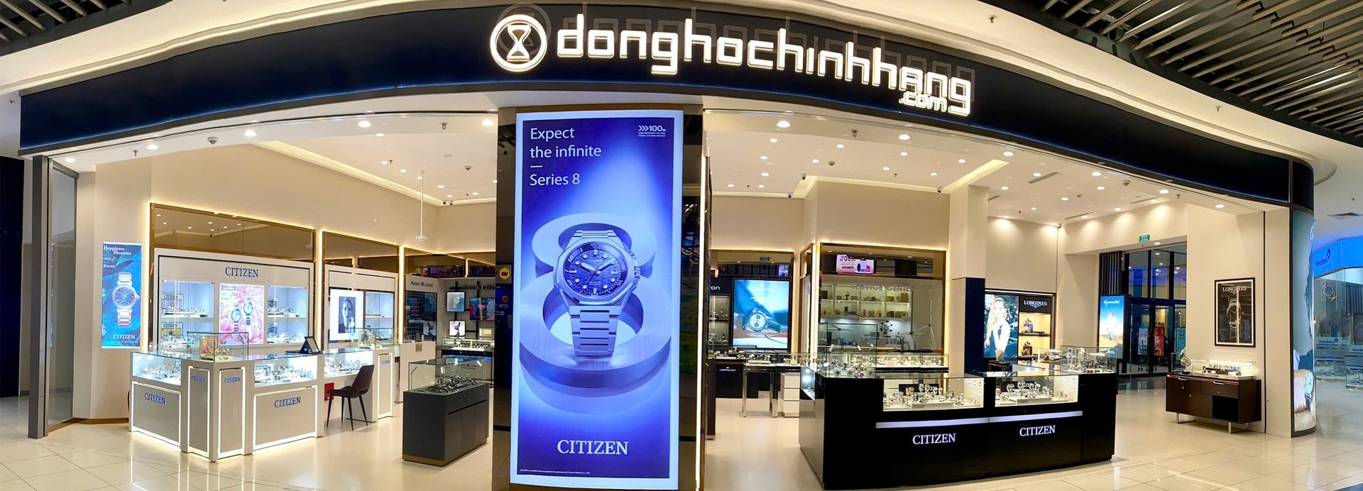 gray computer monitor