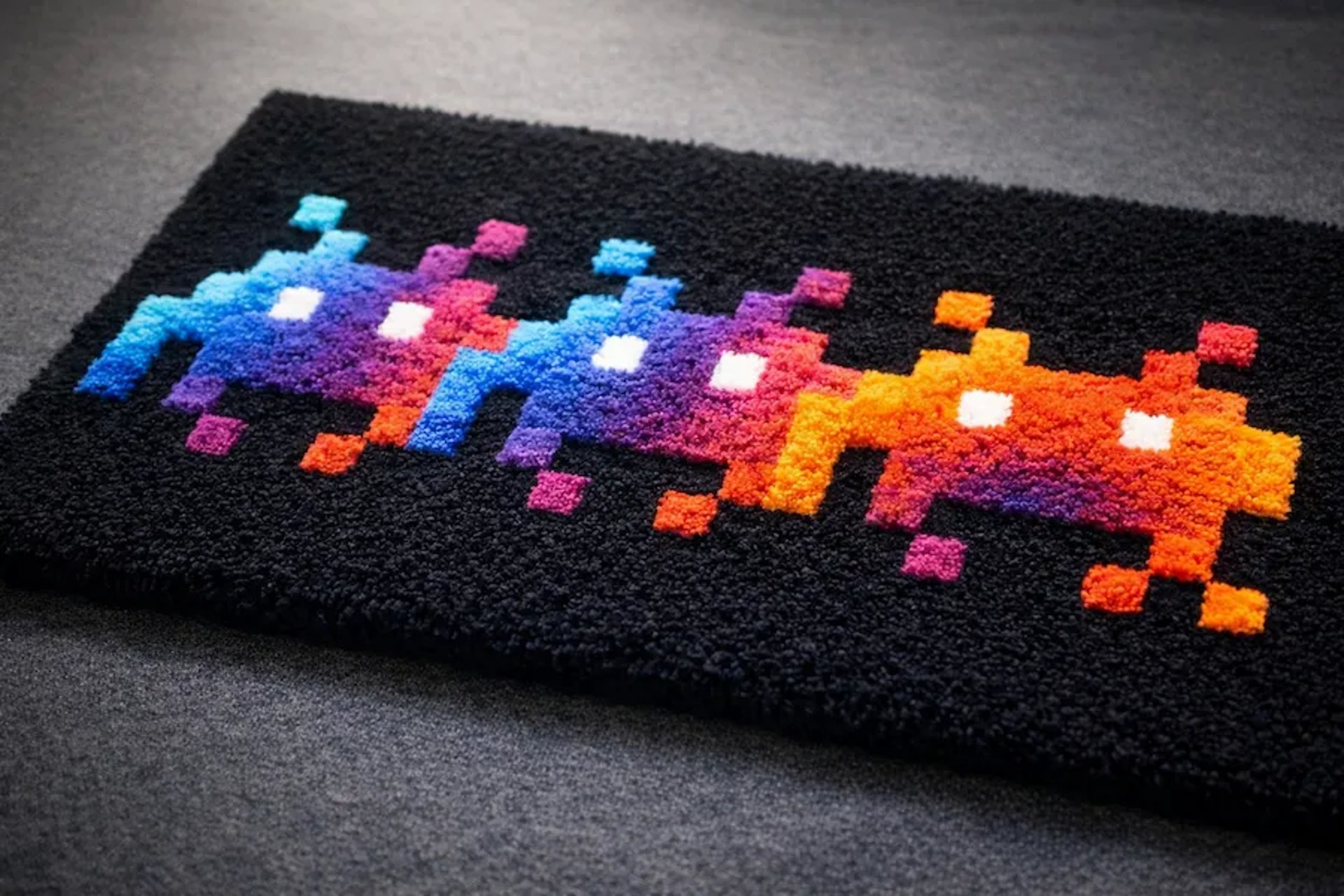 black and white bed linen