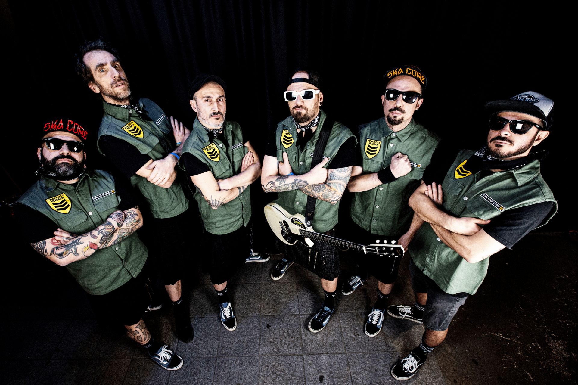 black and white bed linen