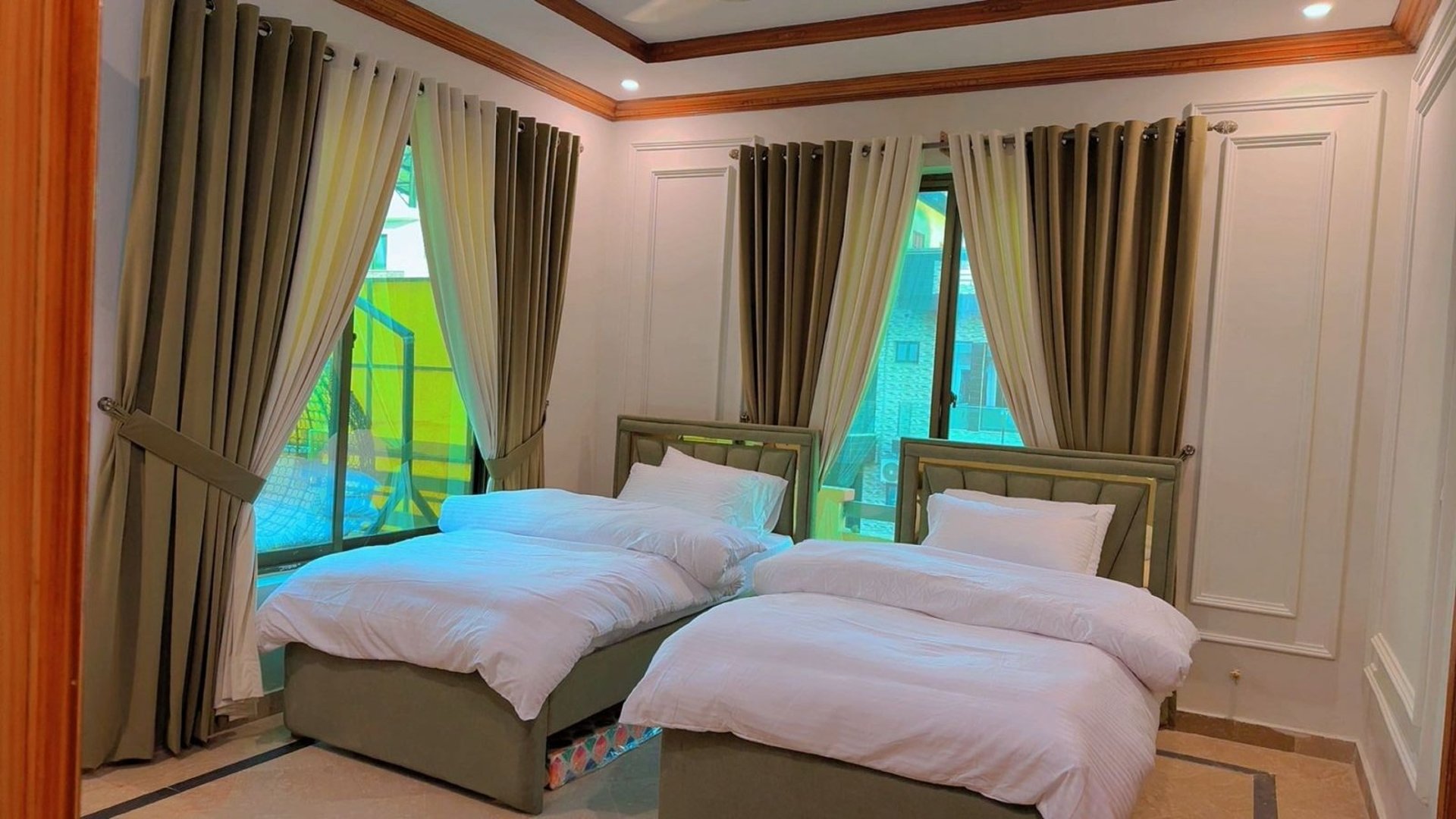 black and white bed linen