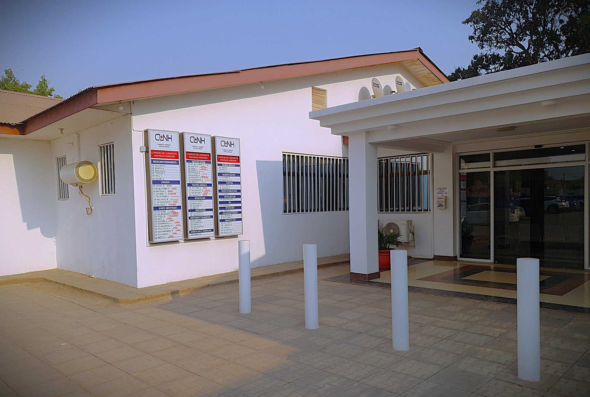 black and white bed linen