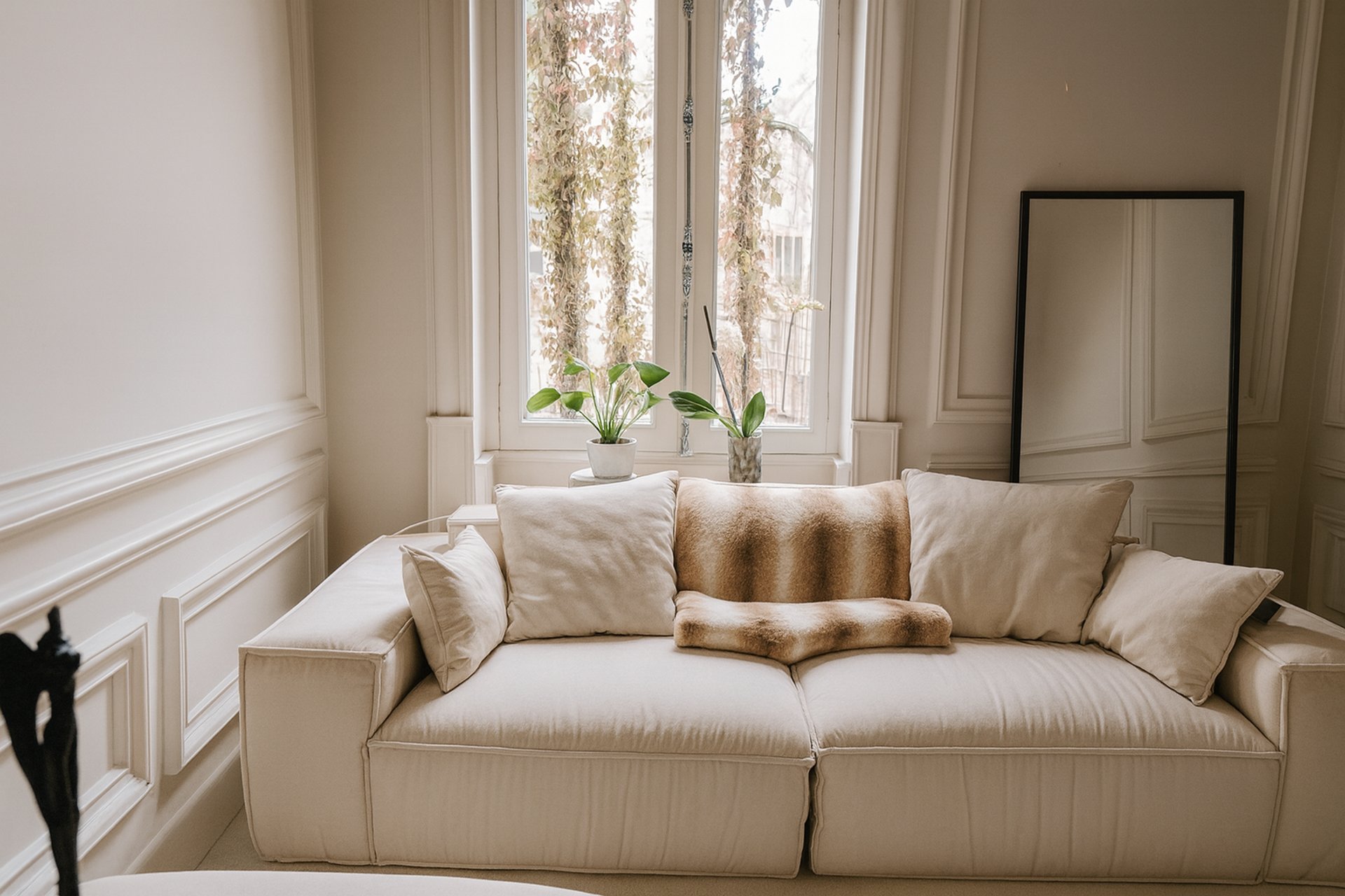 black and white bed linen