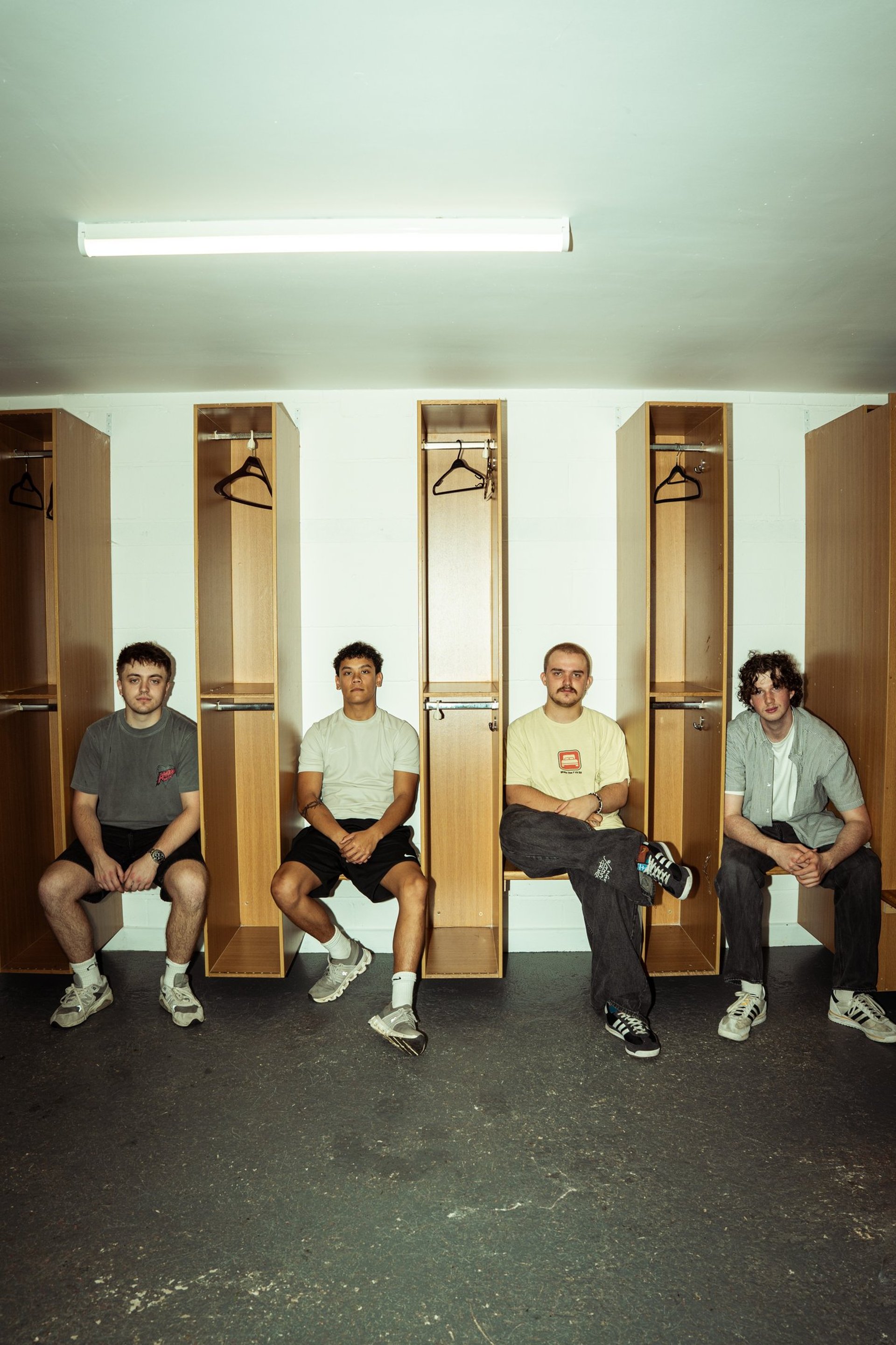 black and white bed linen