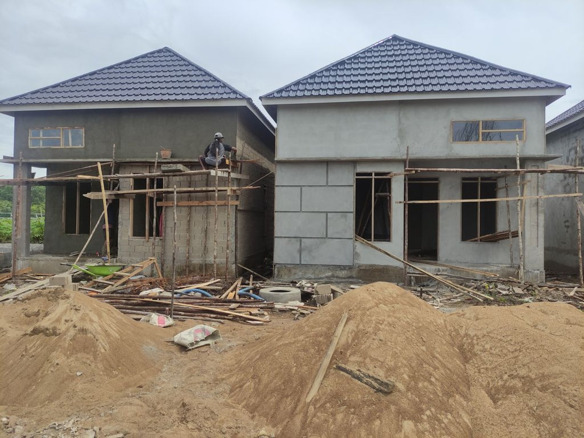 black and white bed linen