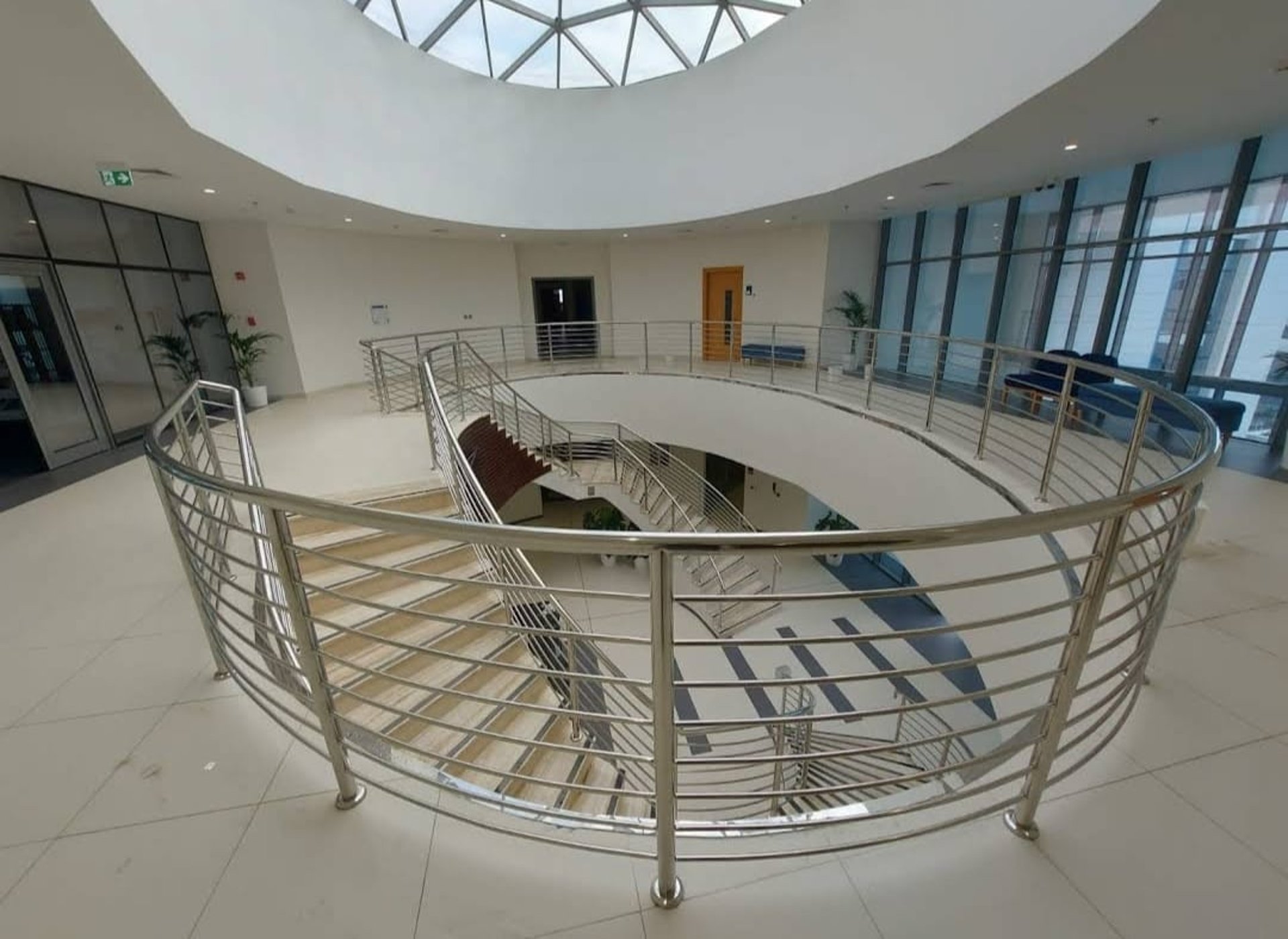 black and white bed linen