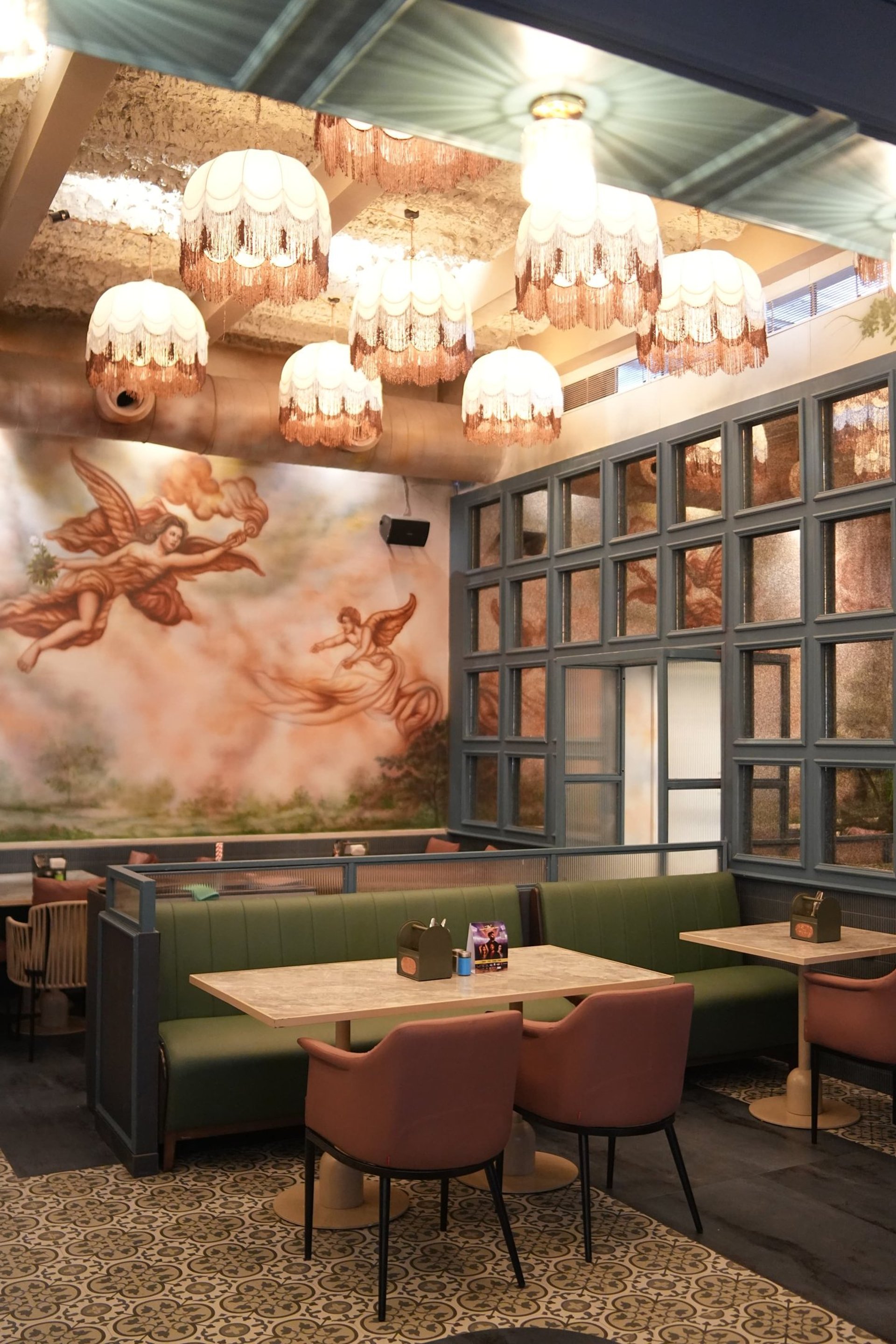 black and white bed linen