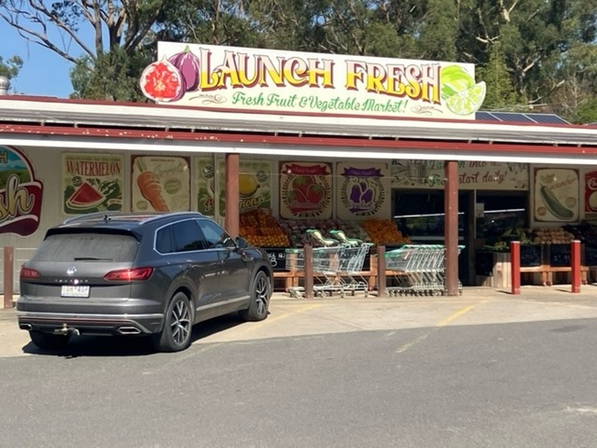 launch fresh front view of the fruit and veggie shop on warburton highway in launching place
