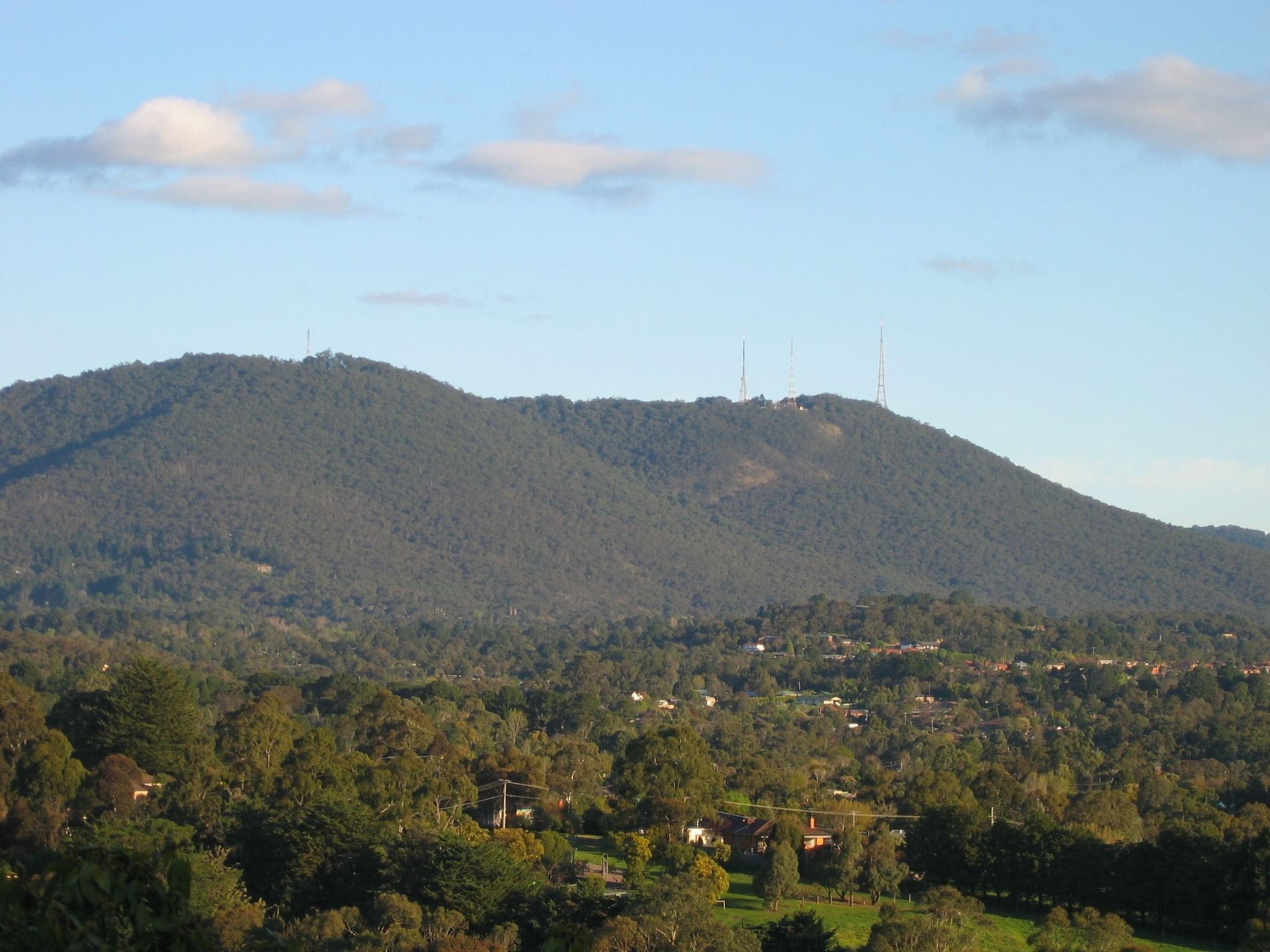 mt dandenog ranges looking from mooroolbark with 3 tv antenas