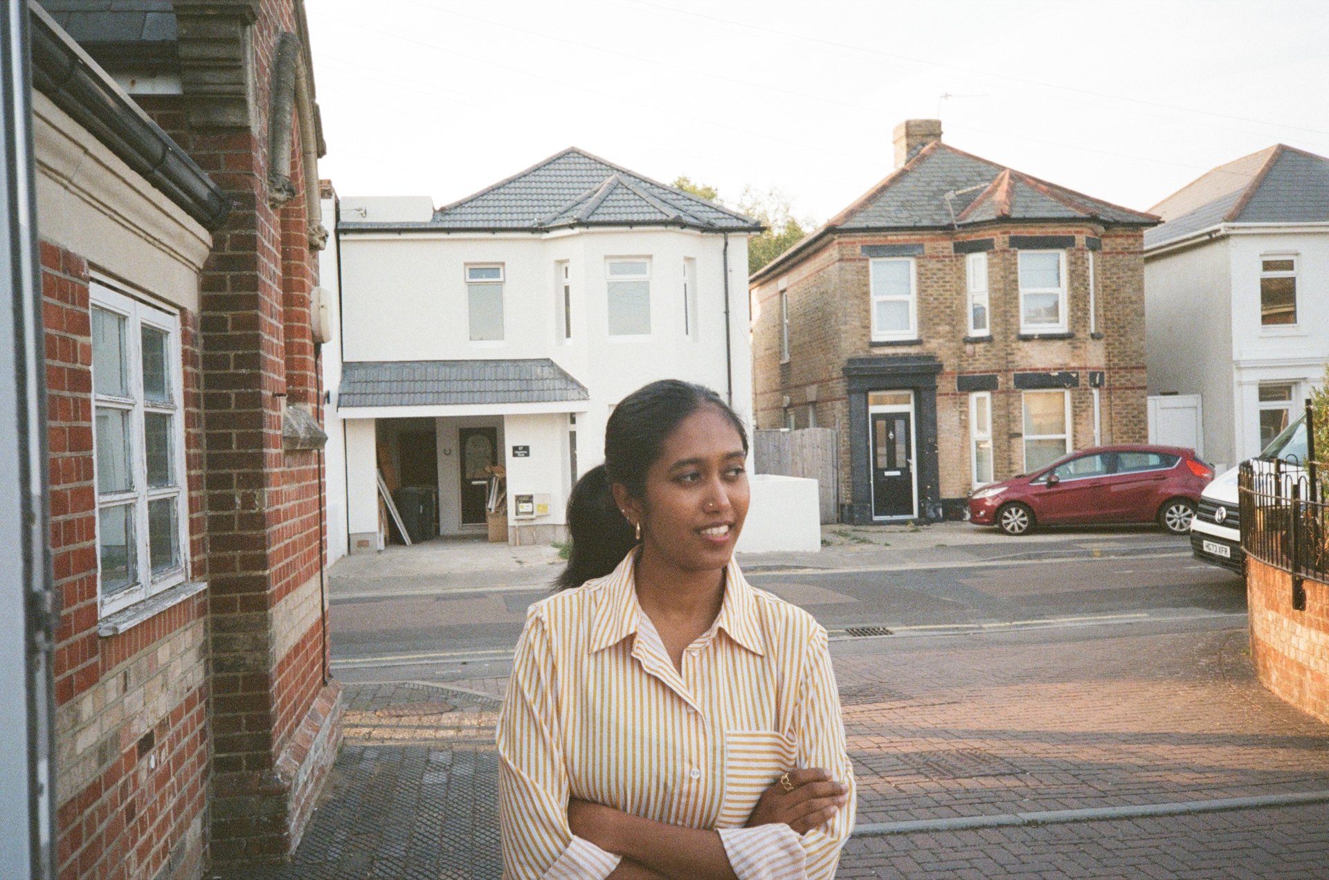 gray computer monitor