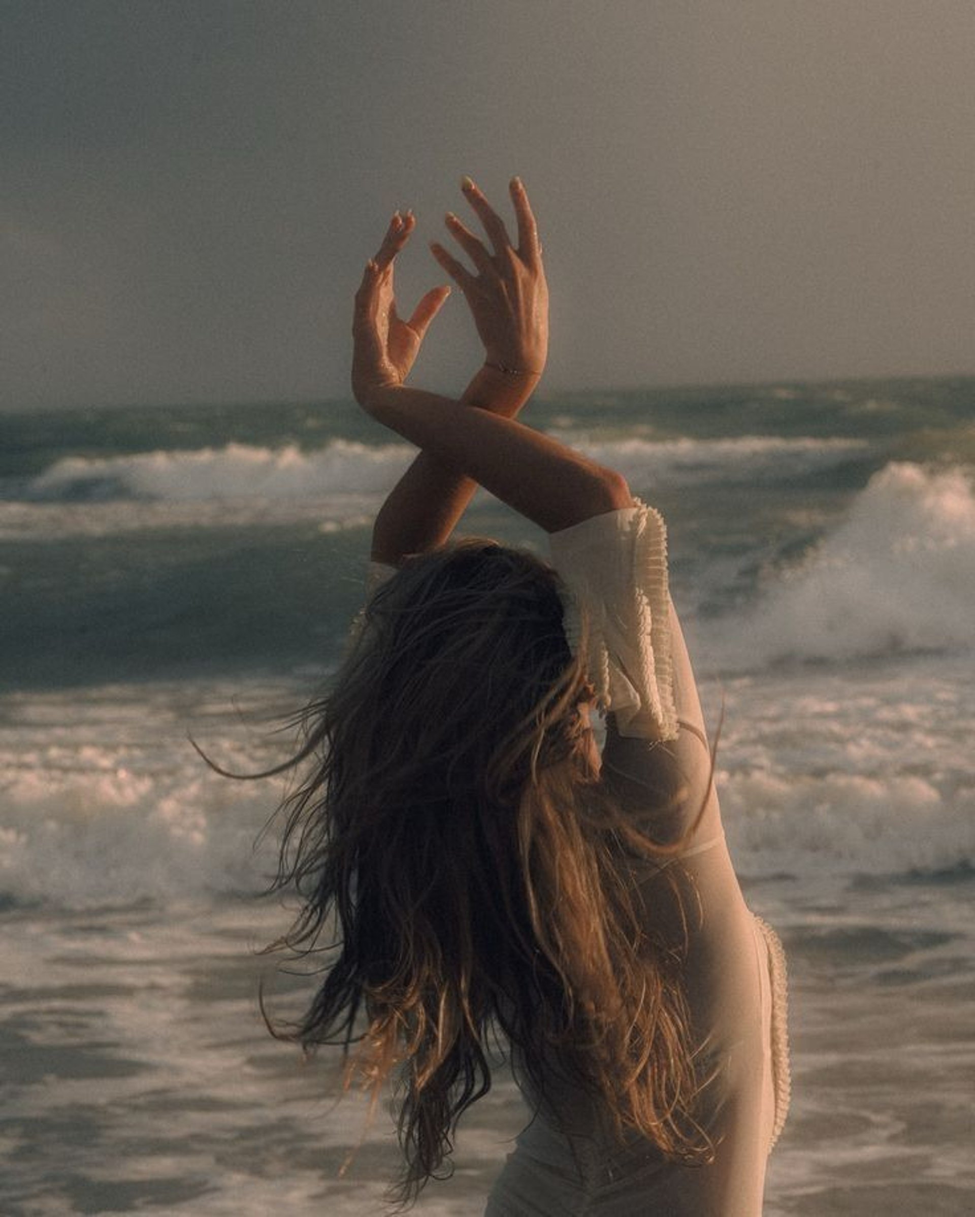 black and white bed linen