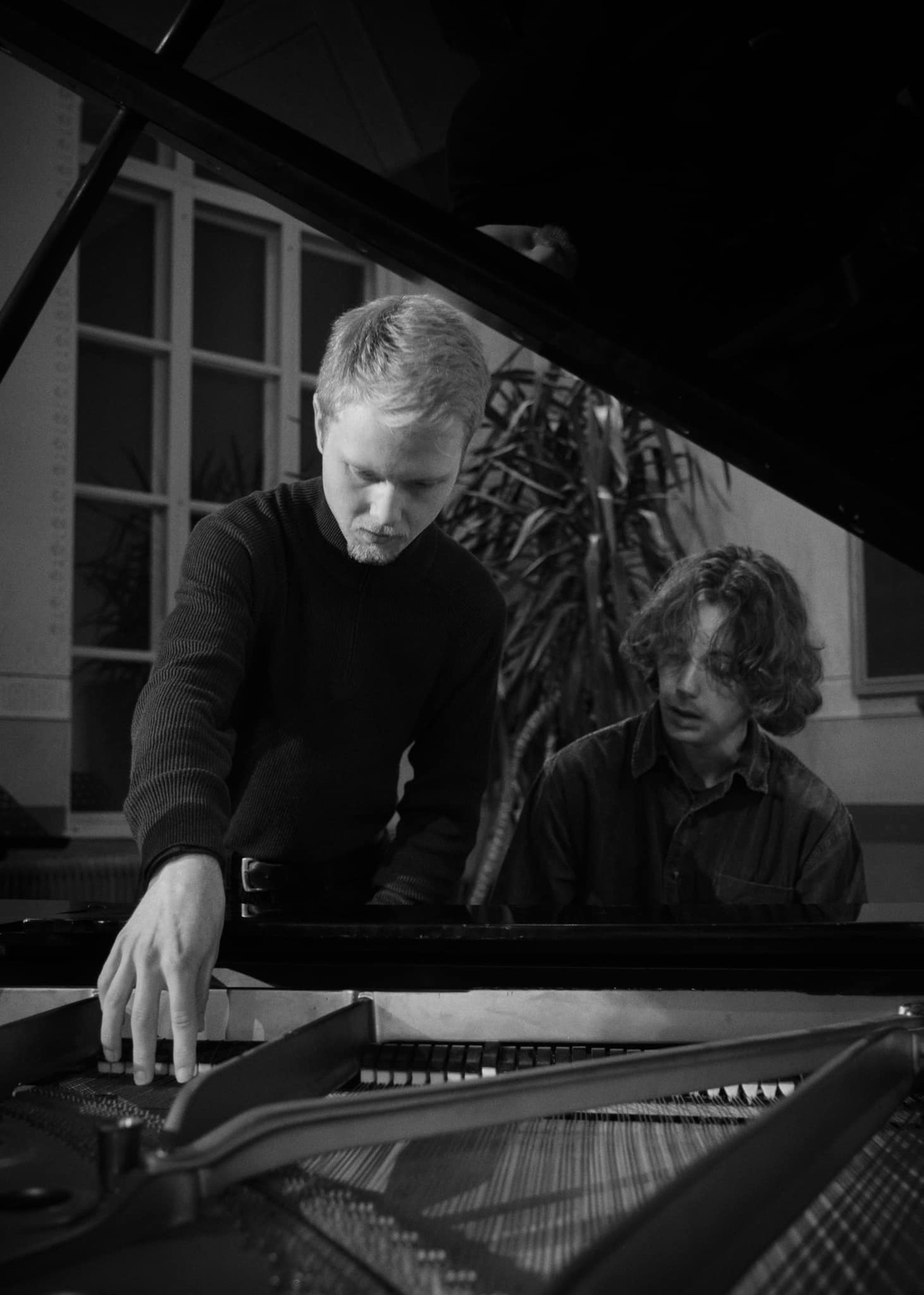 black and white bed linen