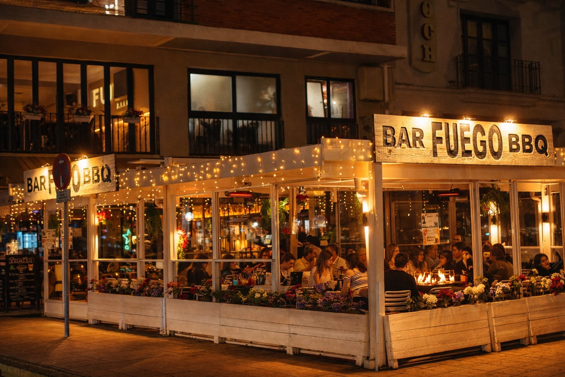 black and white bed linen